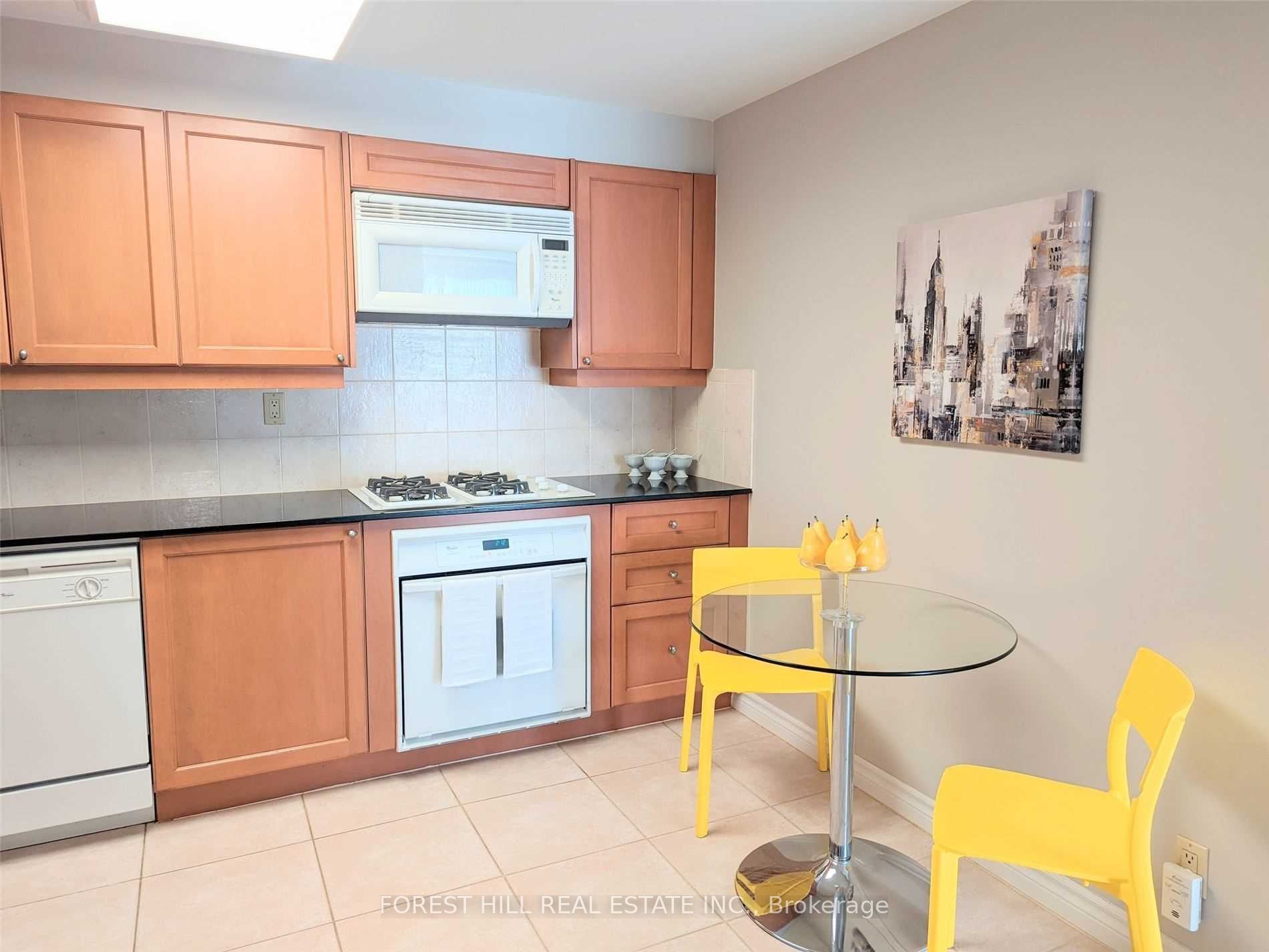 9 Greenbriar Road 103 Property Photo 11