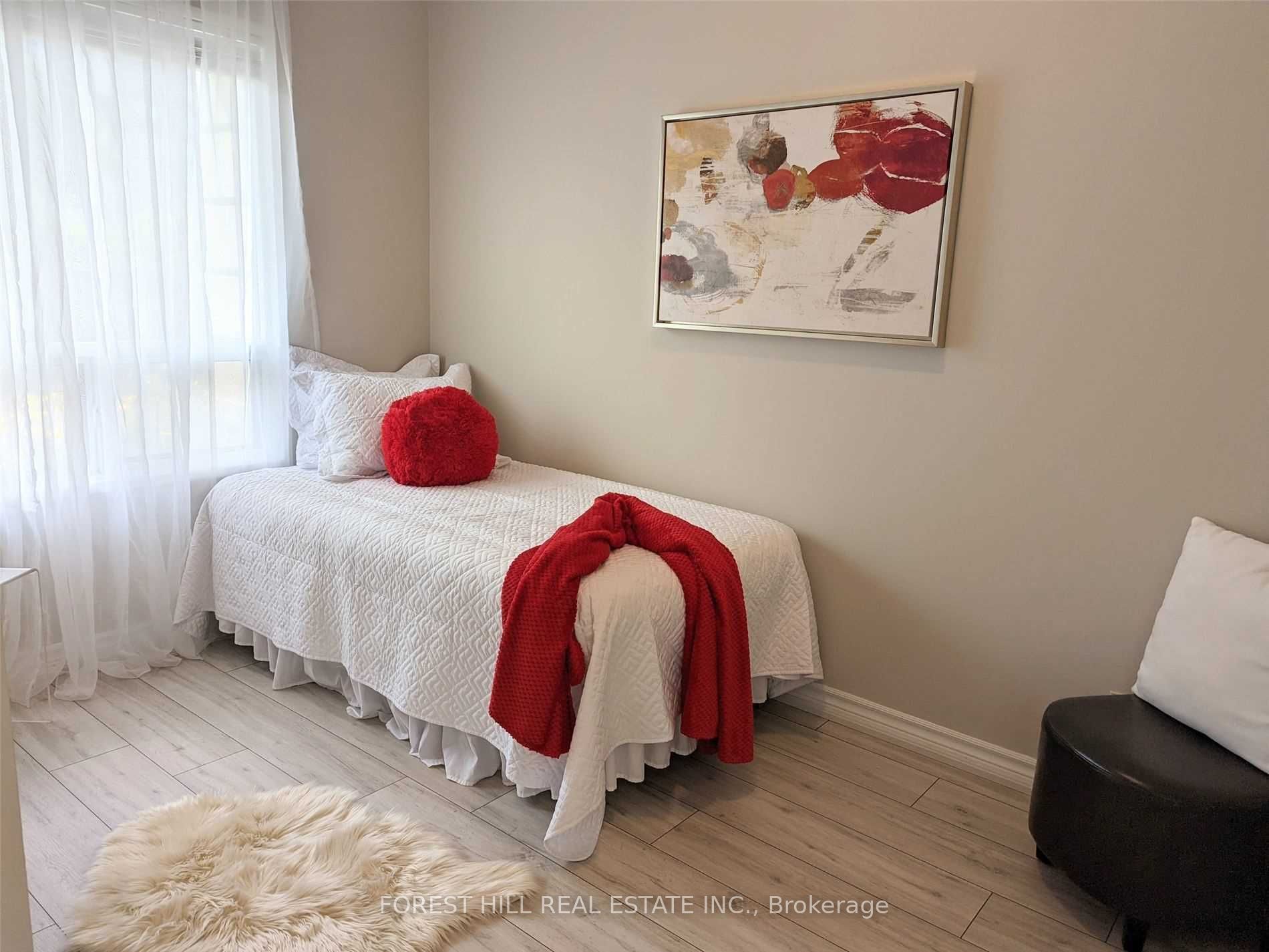 9 Greenbriar Road 103 Property Photo 16