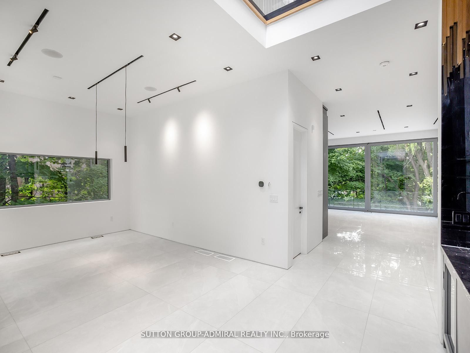 157 Old Forest Hill Road Property Photo 3