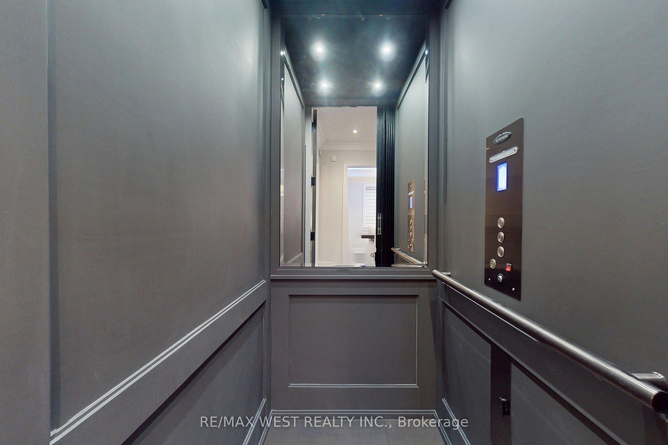 222 Connaught Avenue Property Photo 18