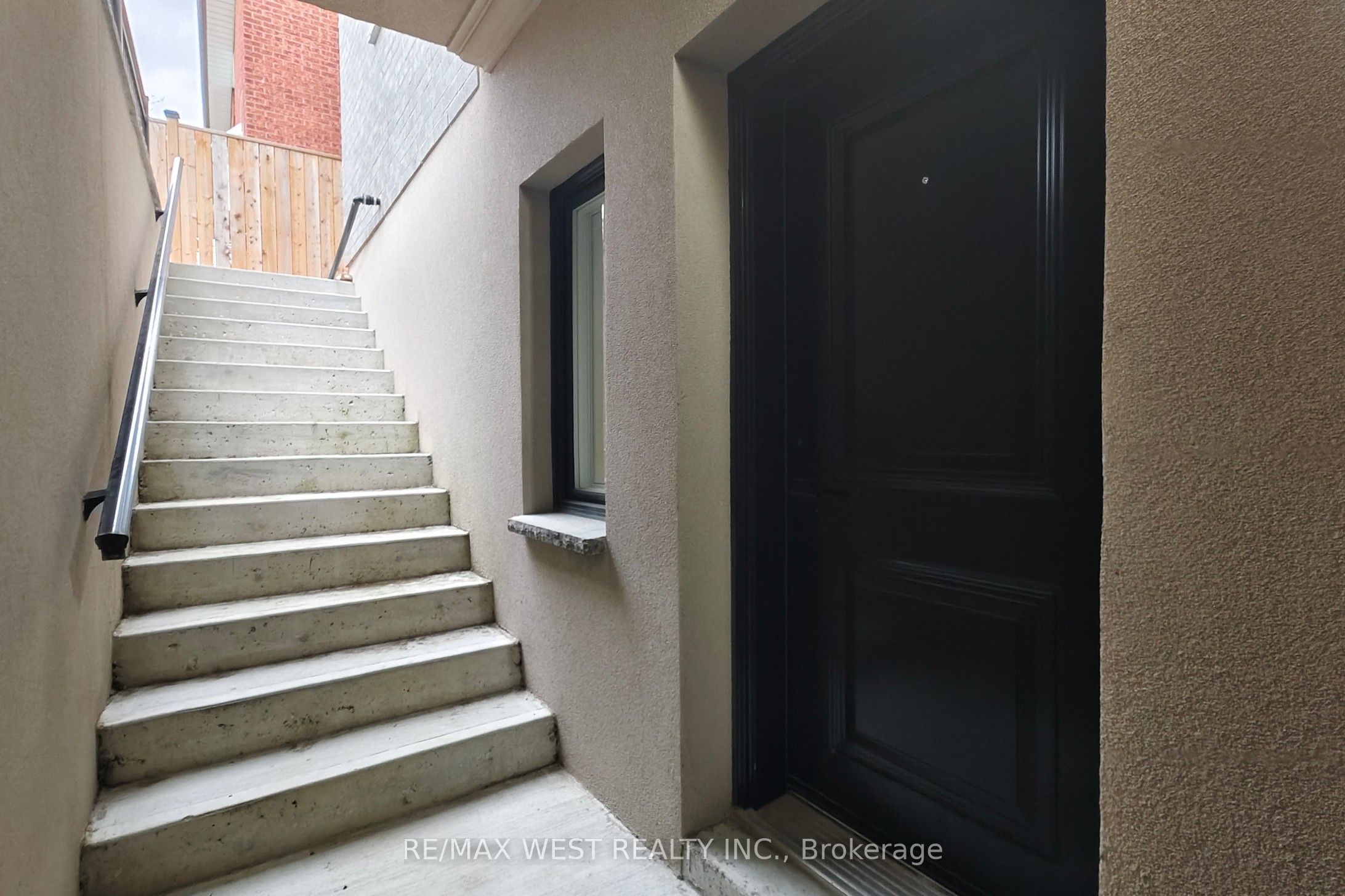 222 Connaught Avenue Property Photo 40