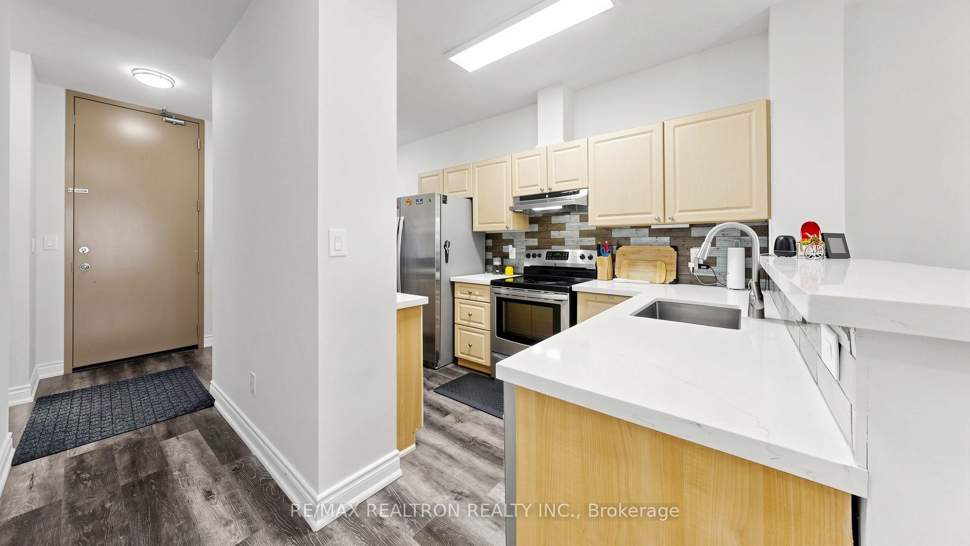 10 Gateway Boulevard 616 Property Photo 23