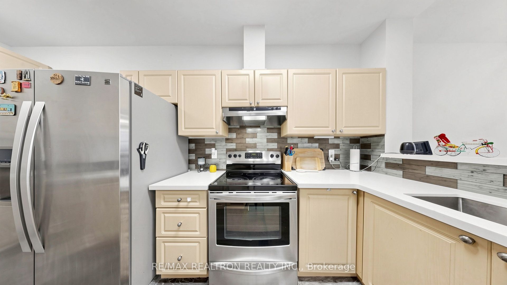 10 Gateway Boulevard 616 Property Photo 25