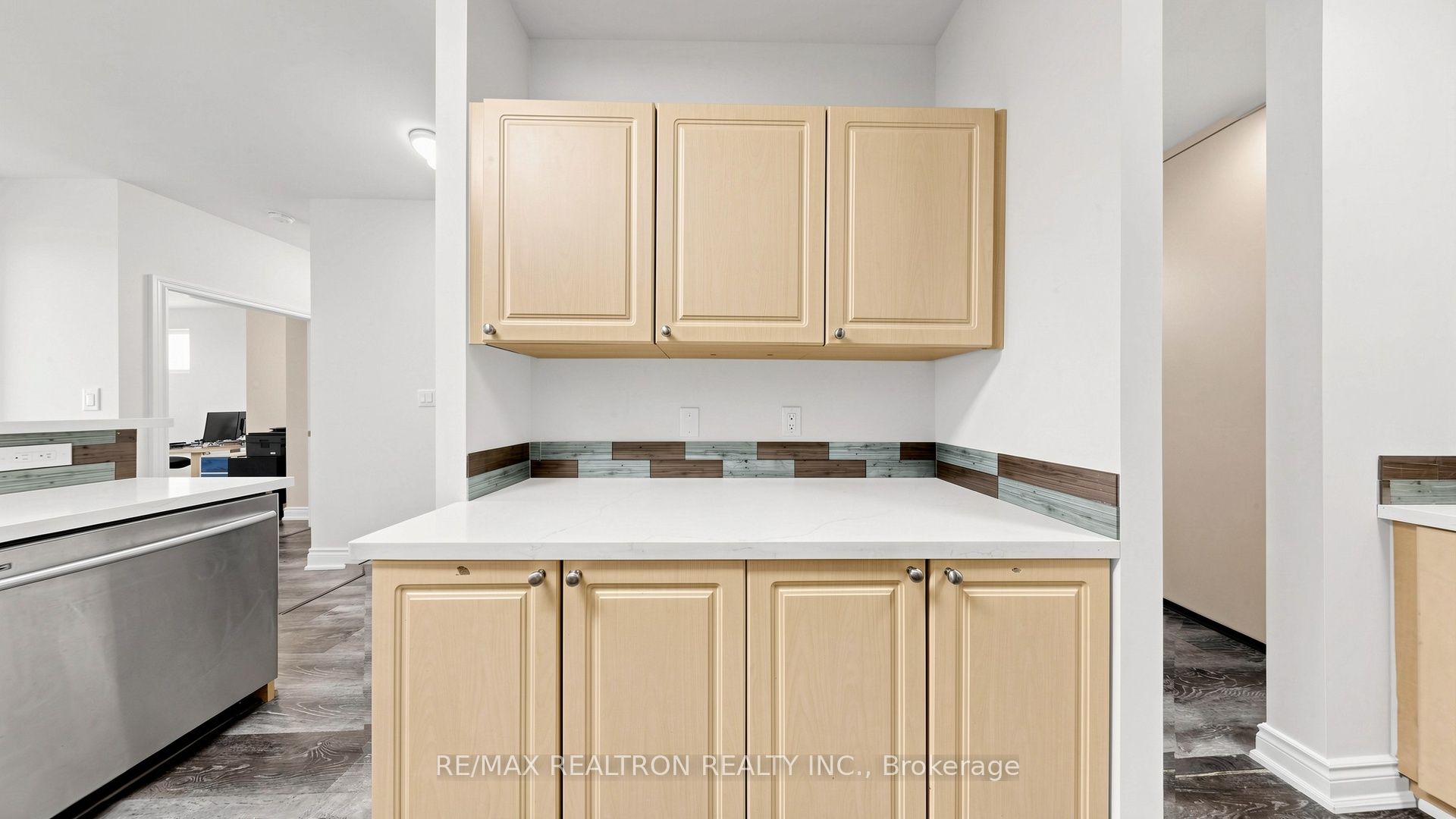 10 Gateway Boulevard 616 Property Photo 26