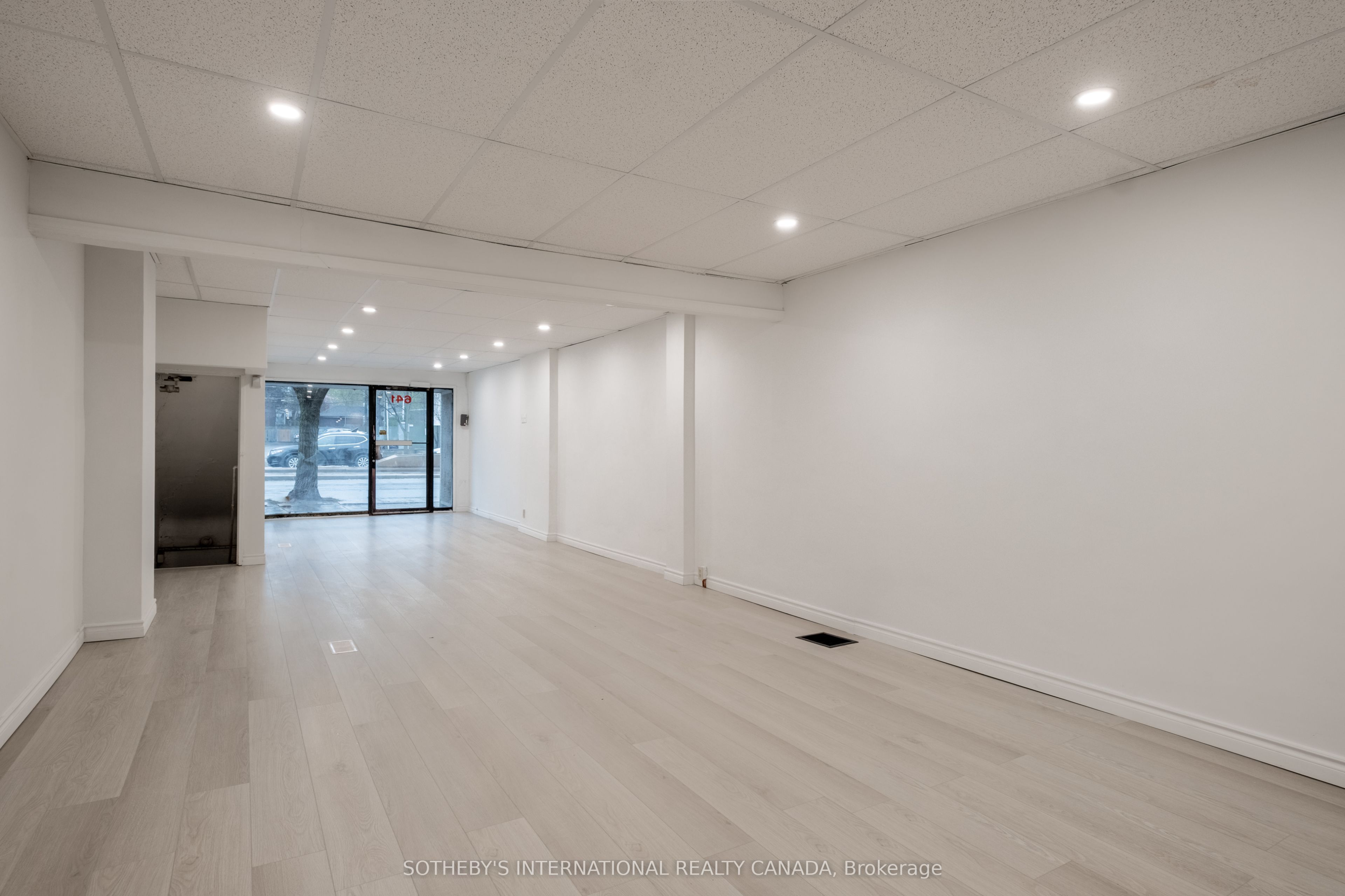 641 St Clair Avenue W Property Photo 4
