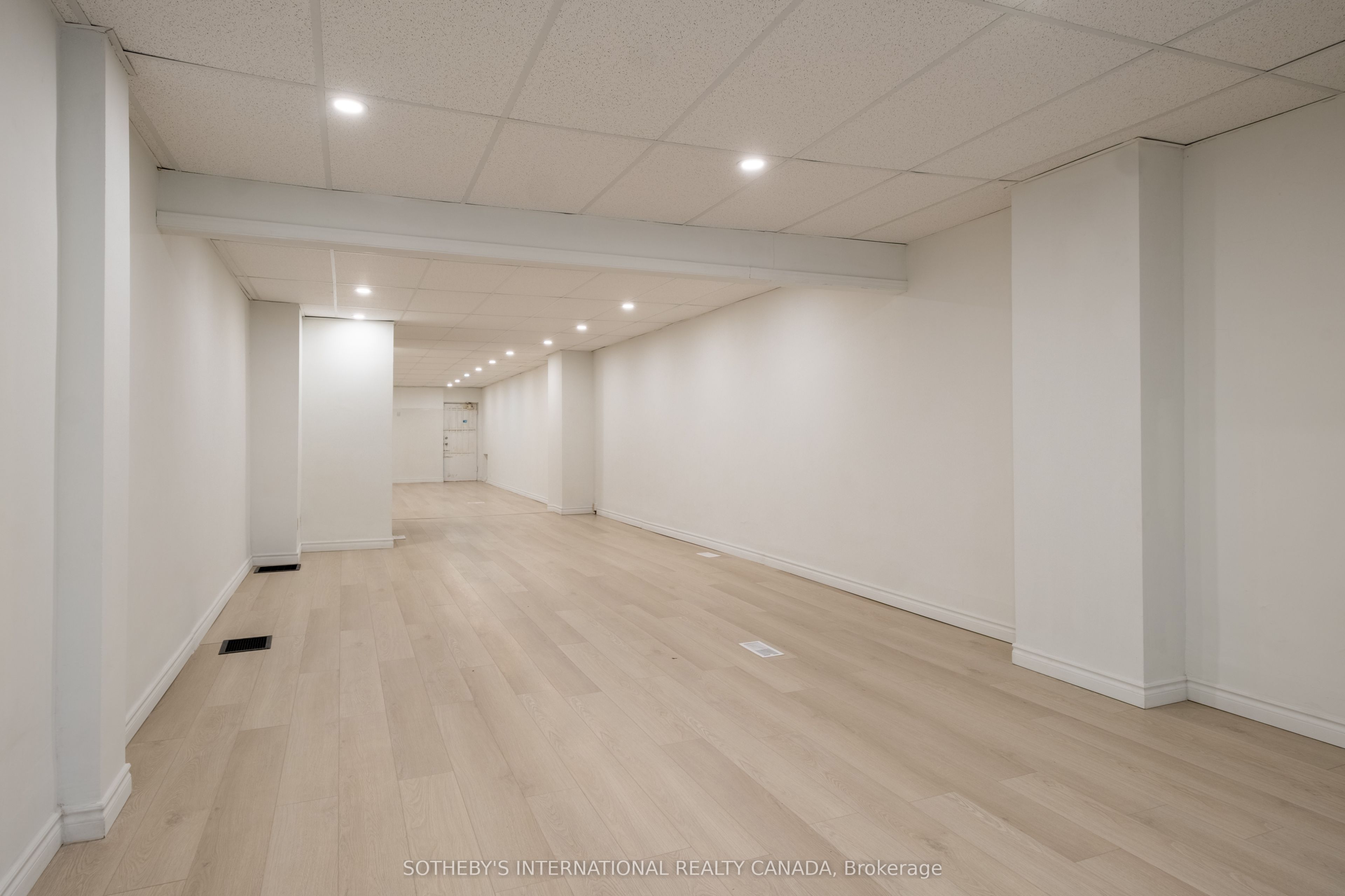 641 St Clair Avenue W Property Photo 6