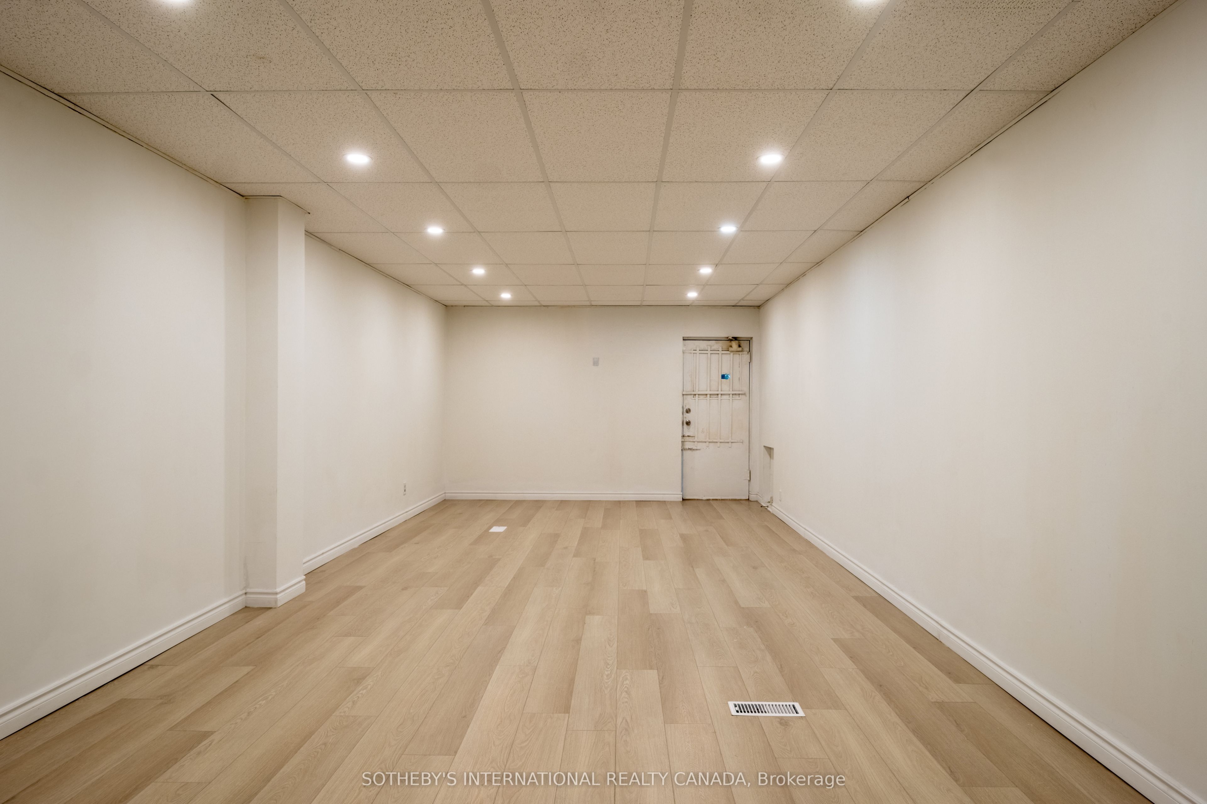 641 St Clair Avenue W Property Photo 8