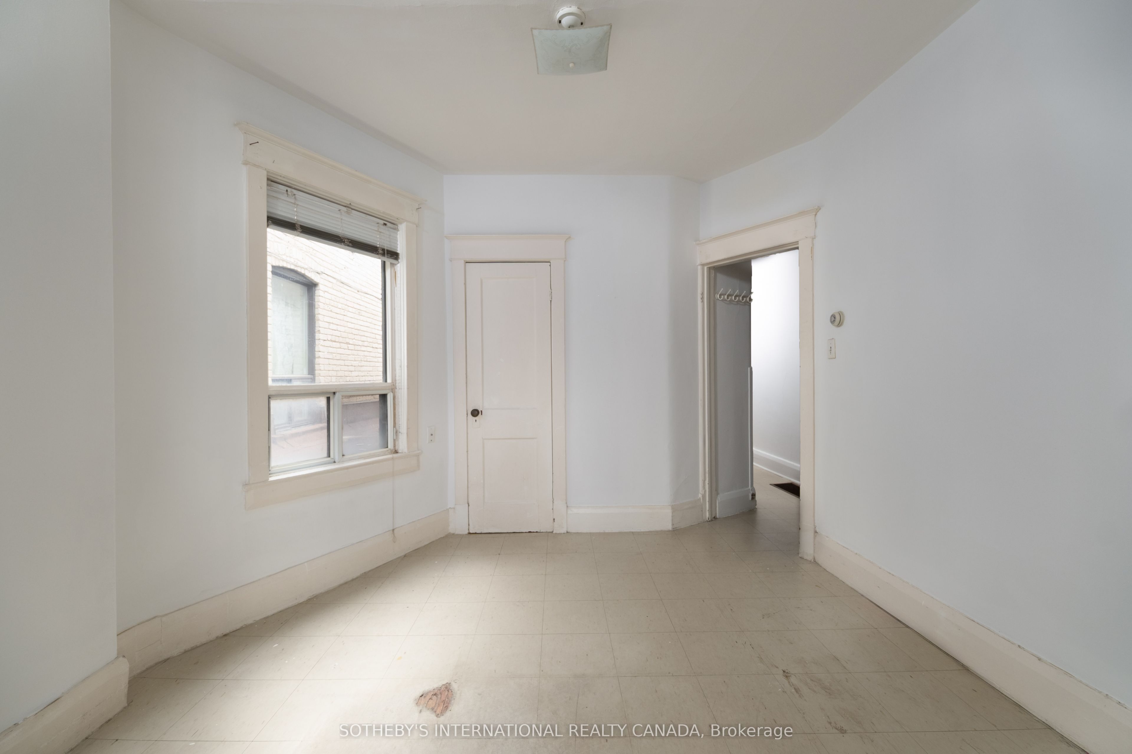 641 St Clair Avenue W Property Photo 12
