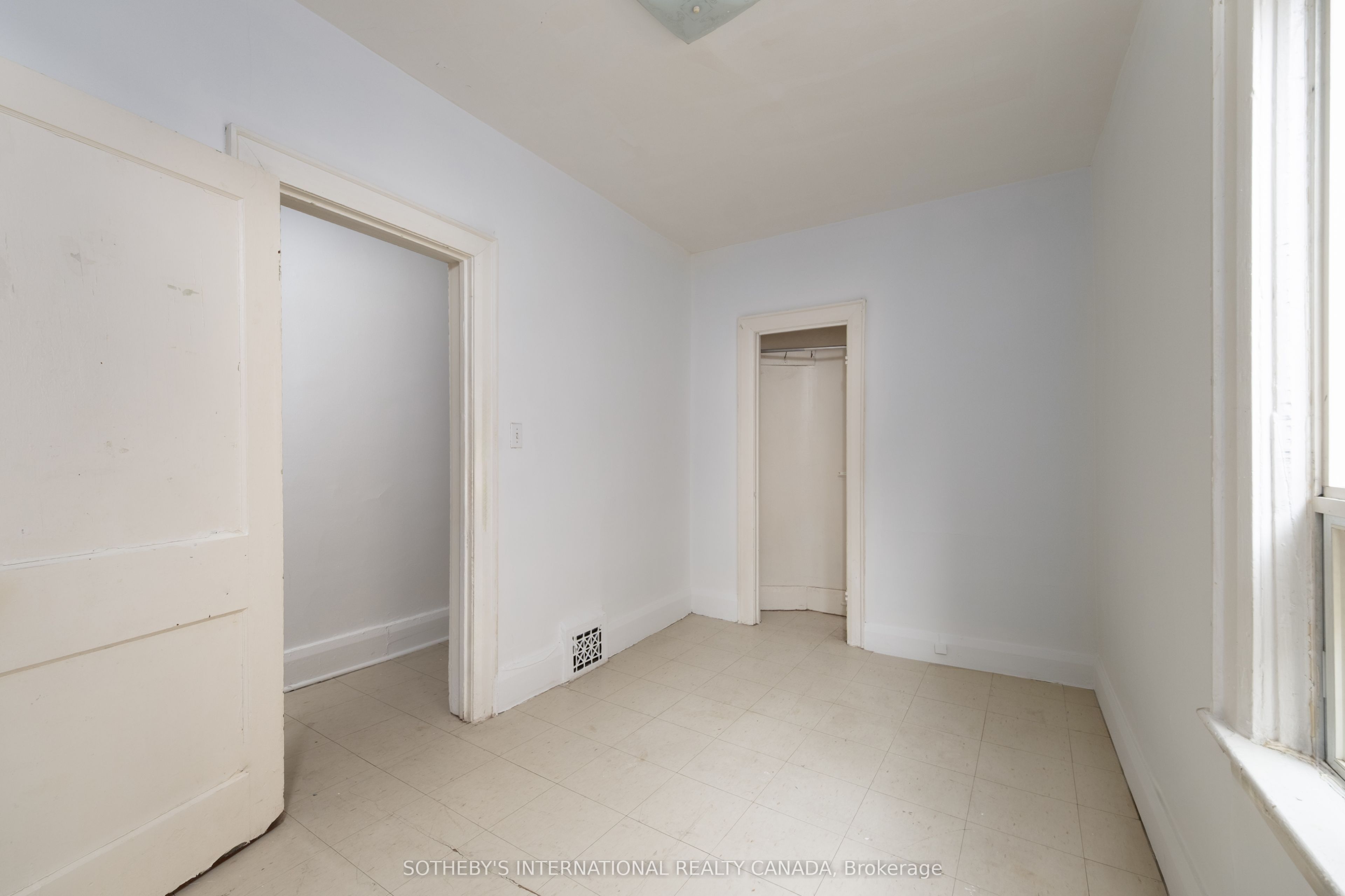 641 St Clair Avenue W Property Photo 13