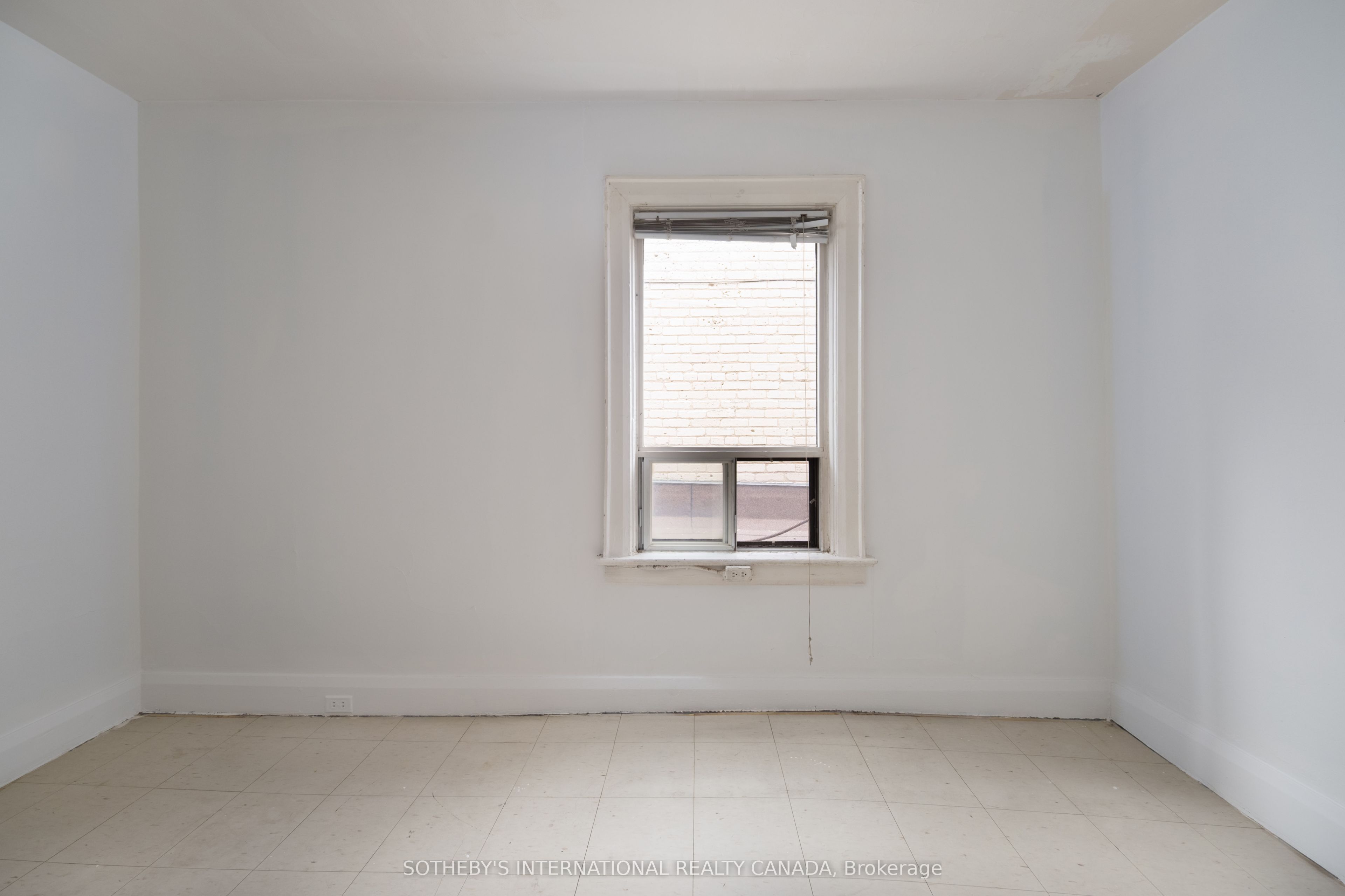 641 St Clair Avenue W Property Photo 14