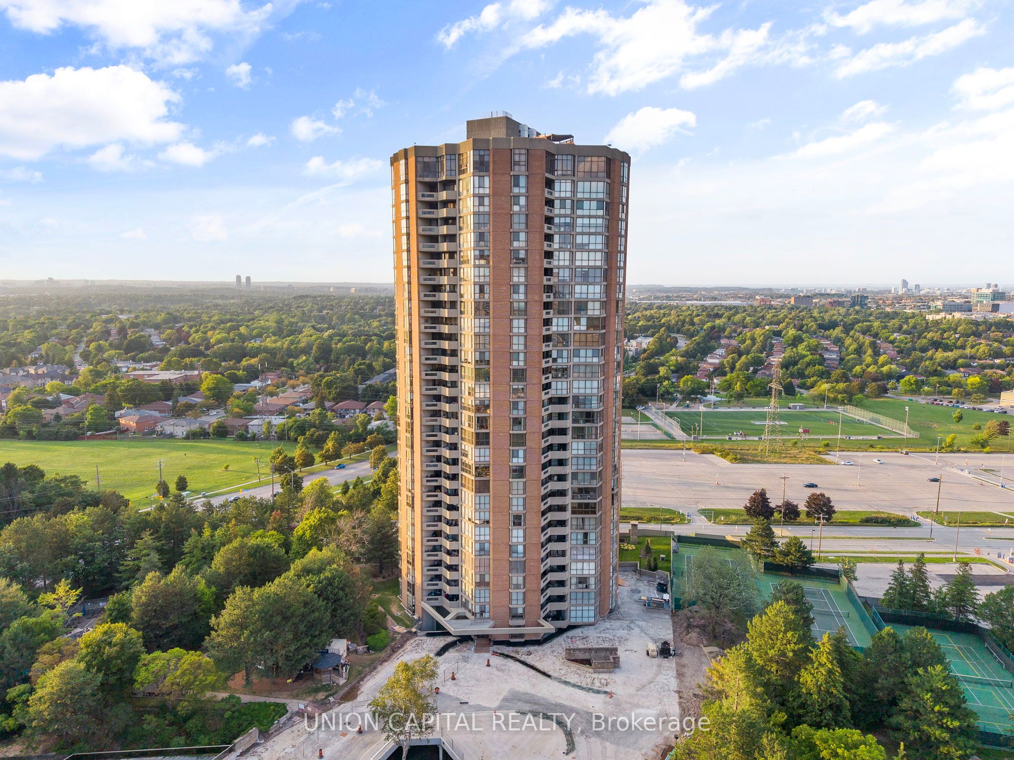 85 Skymark Drive 2405