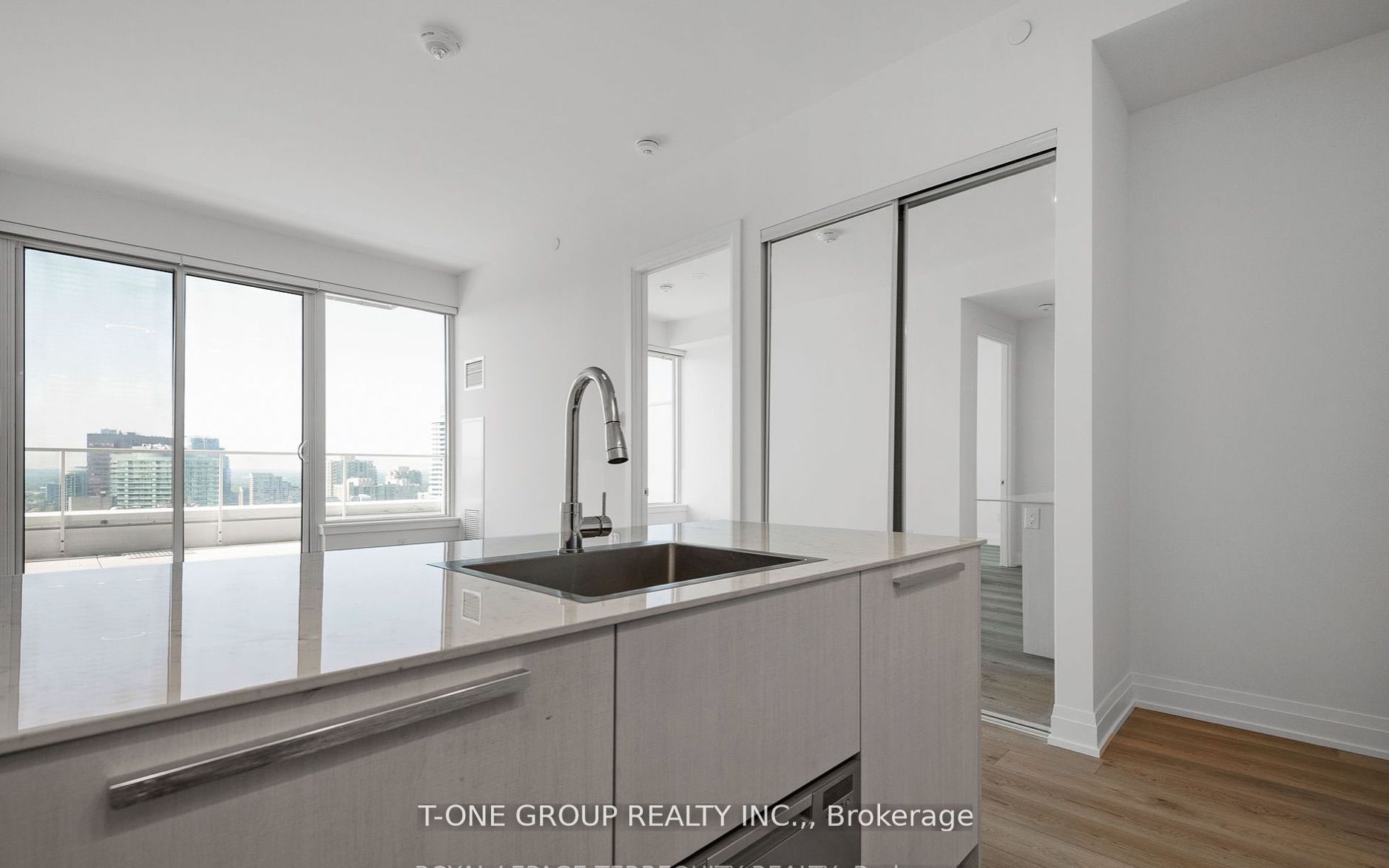 75 Canterbury Place Ph107 Property Photo 6