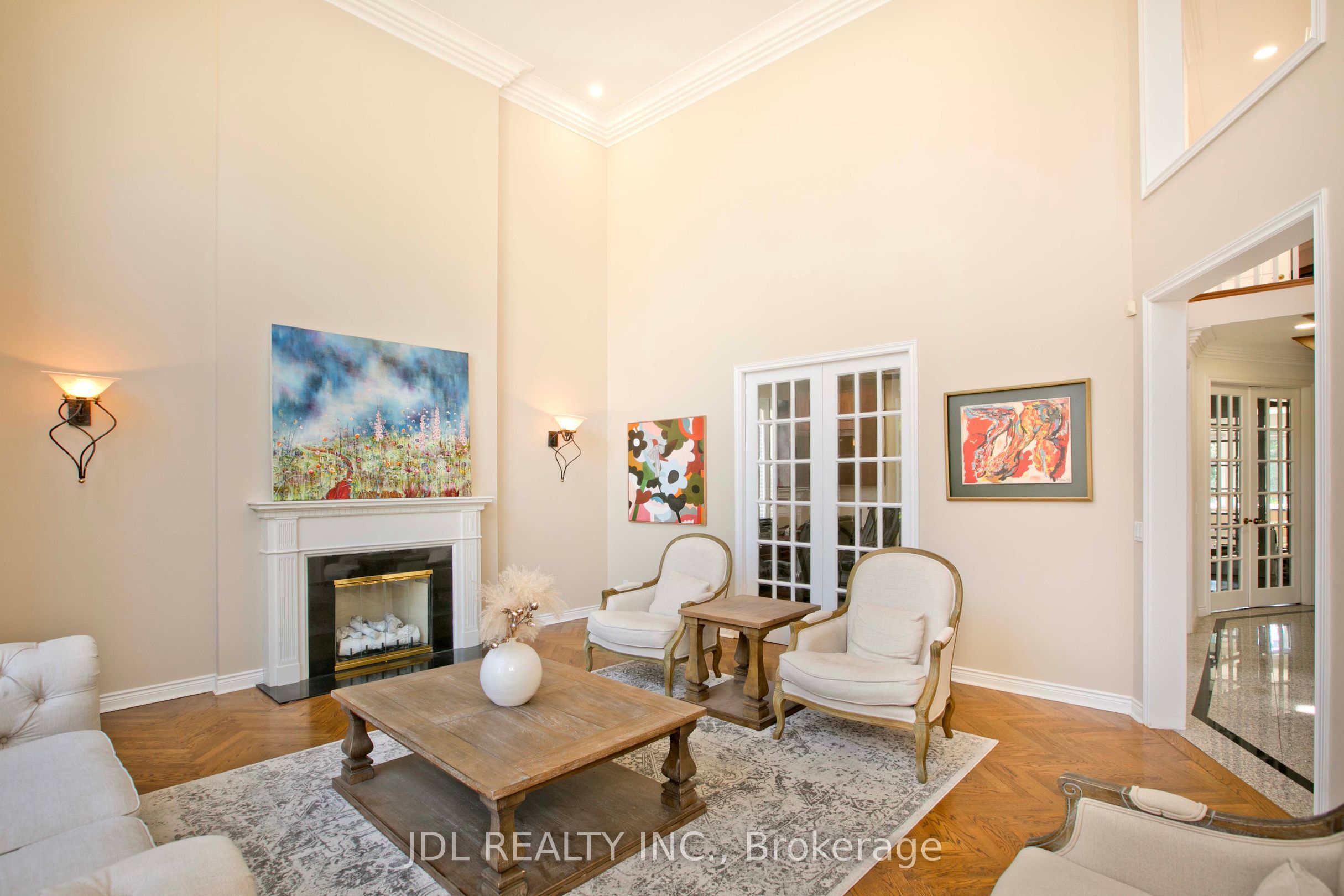 53 Aldershot Crescent Property Photo 3