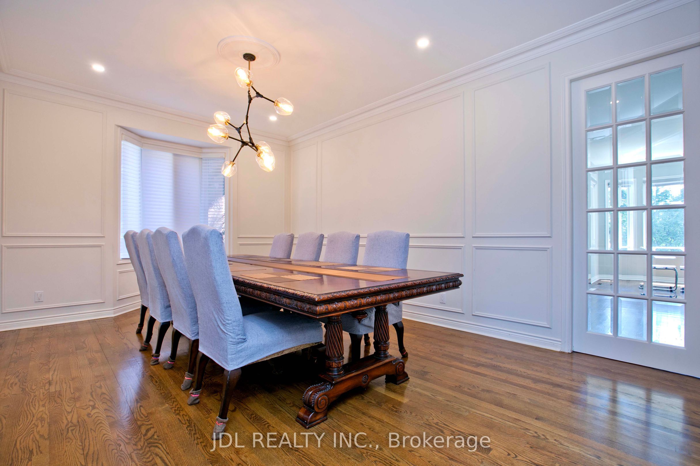 53 Aldershot Crescent Property Photo 5
