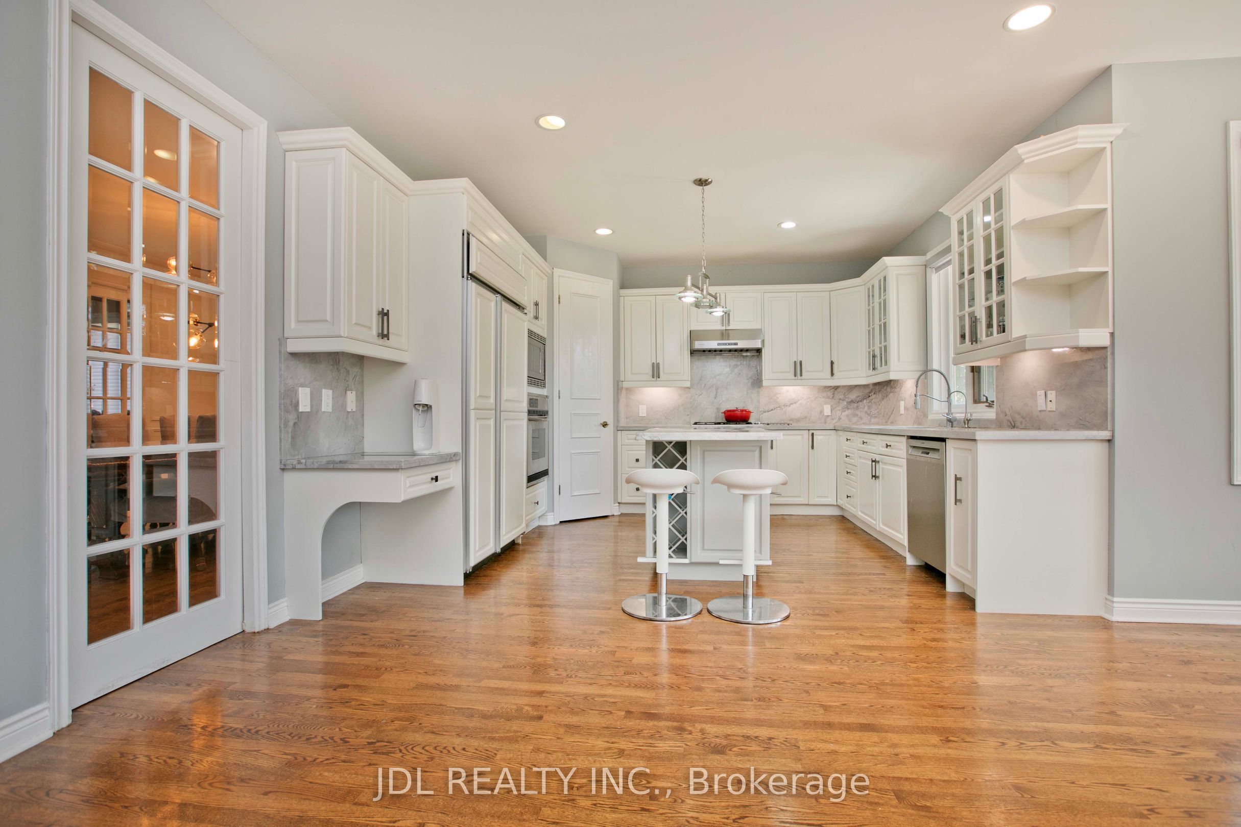 53 Aldershot Crescent Property Photo 14