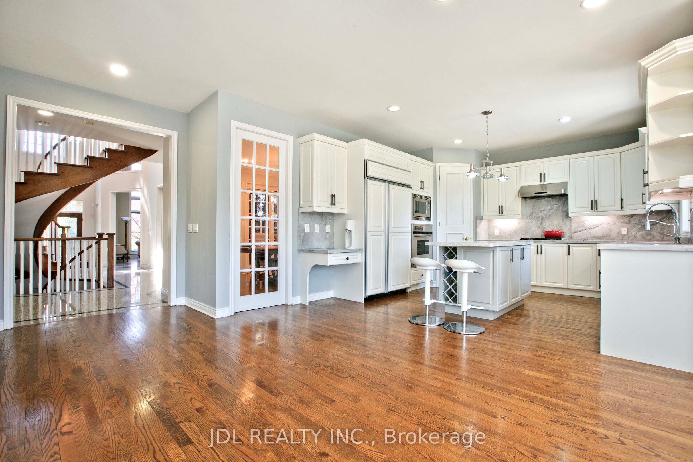 53 Aldershot Crescent Property Photo 15