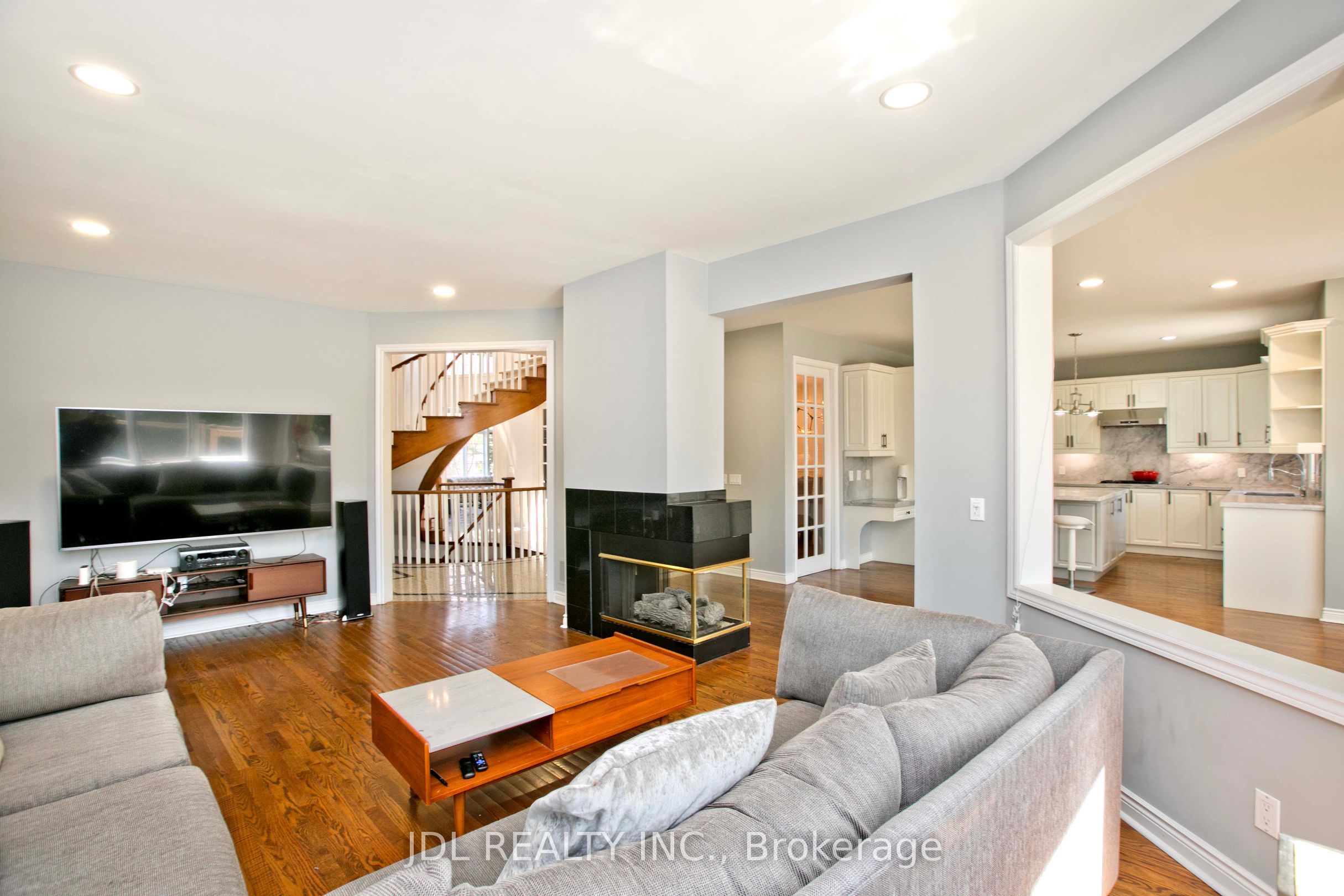 53 Aldershot Crescent Property Photo 17