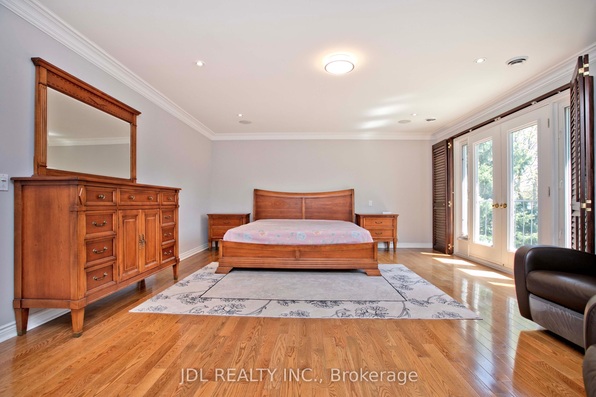 53 Aldershot Crescent Property Photo 20