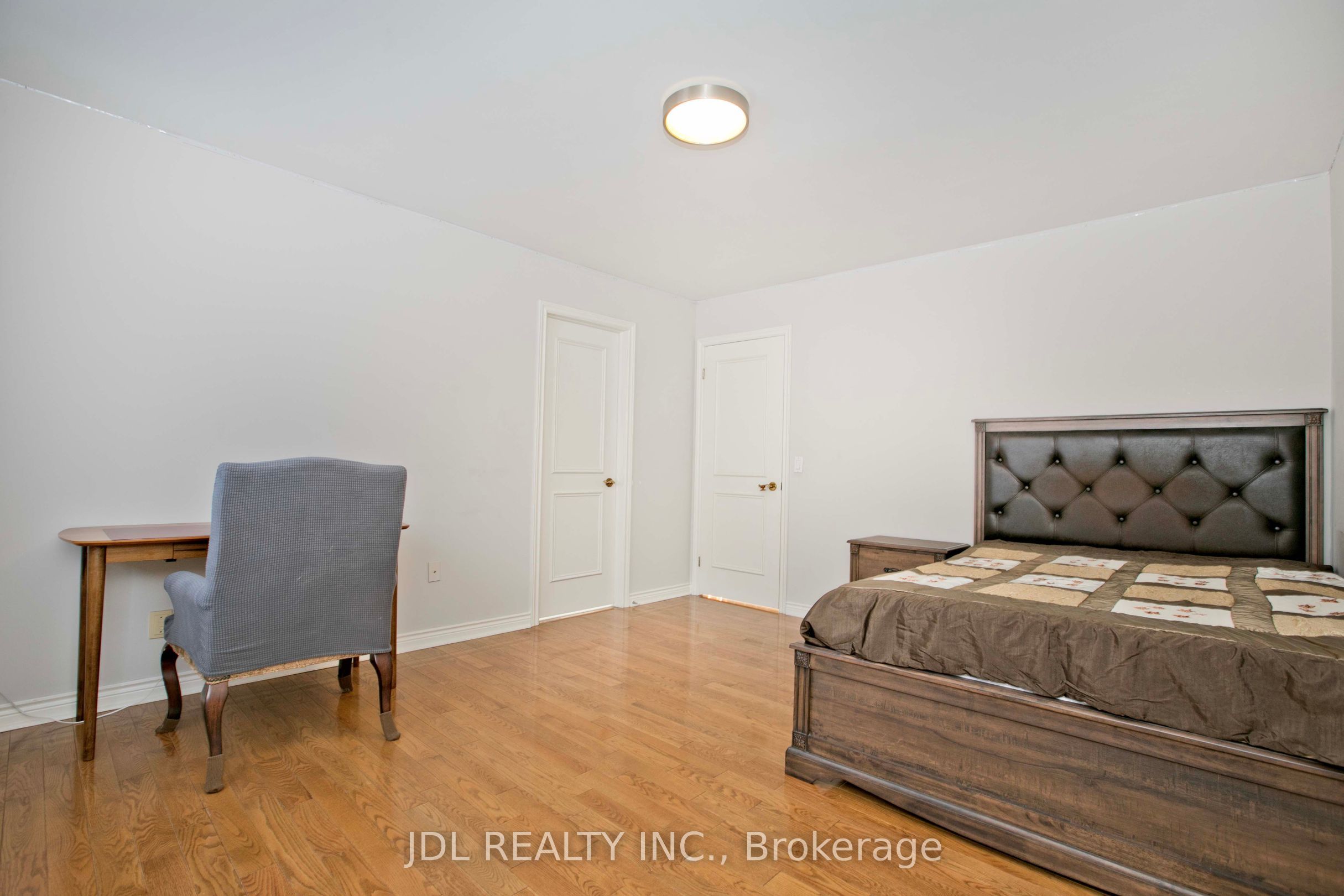 53 Aldershot Crescent Property Photo 29