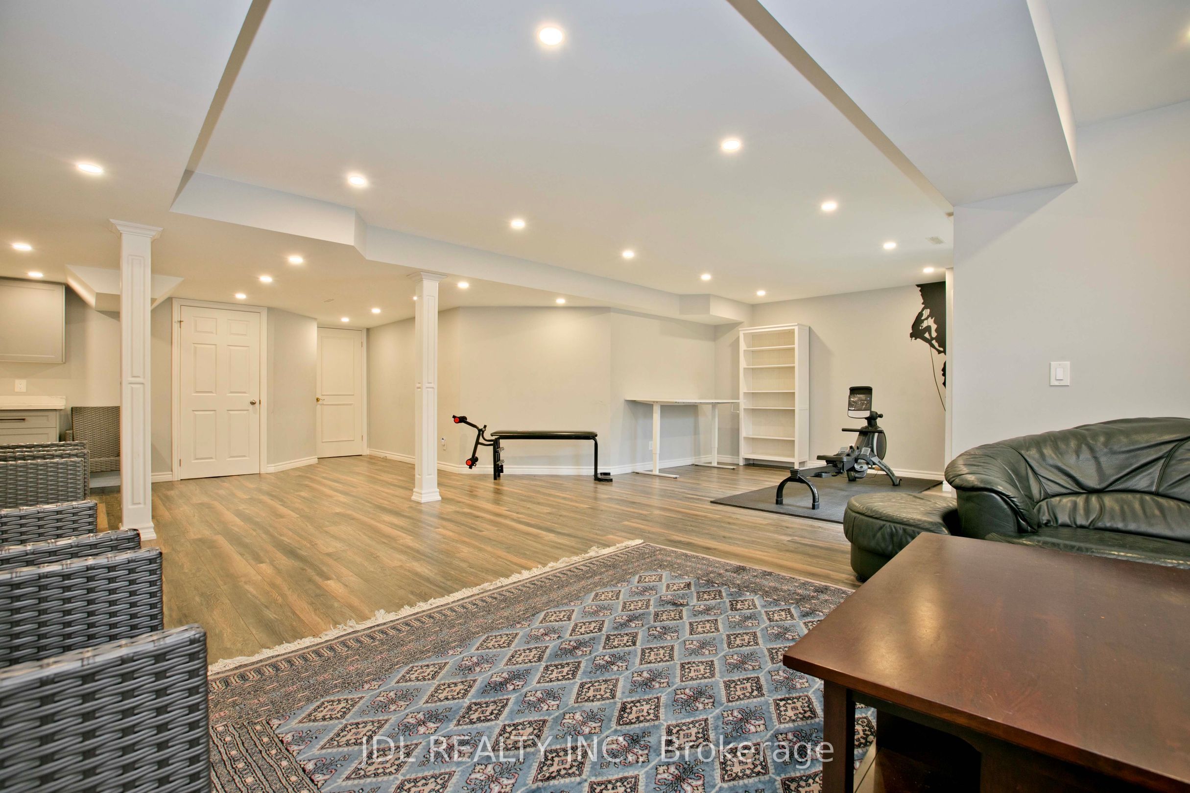 53 Aldershot Crescent Property Photo 34