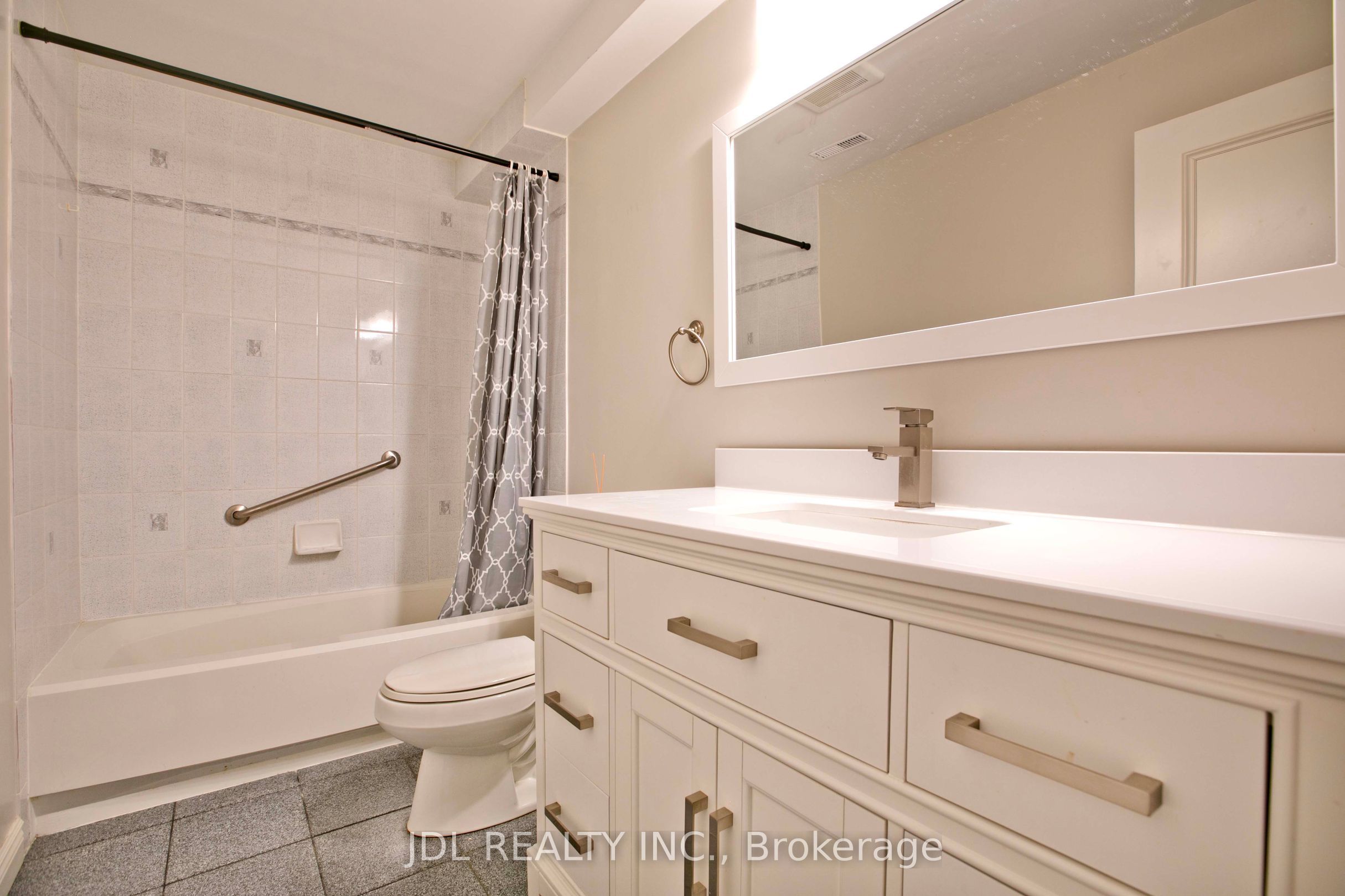 53 Aldershot Crescent Property Photo 39