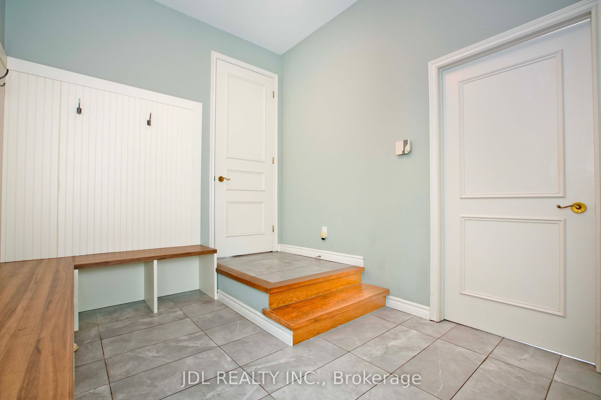 53 Aldershot Crescent Property Photo 43