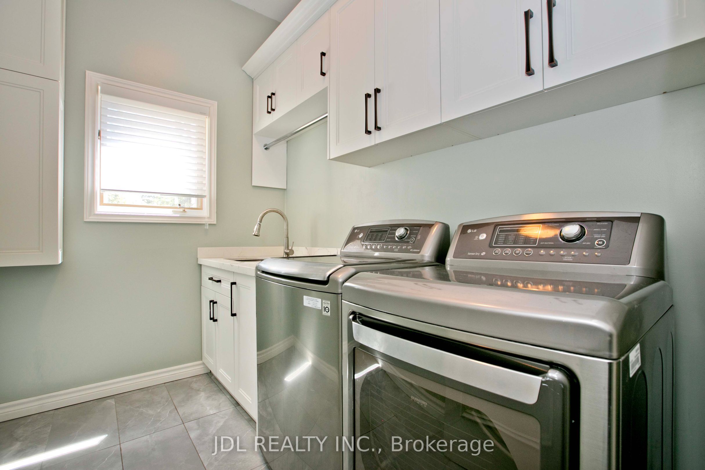 53 Aldershot Crescent Property Photo 44