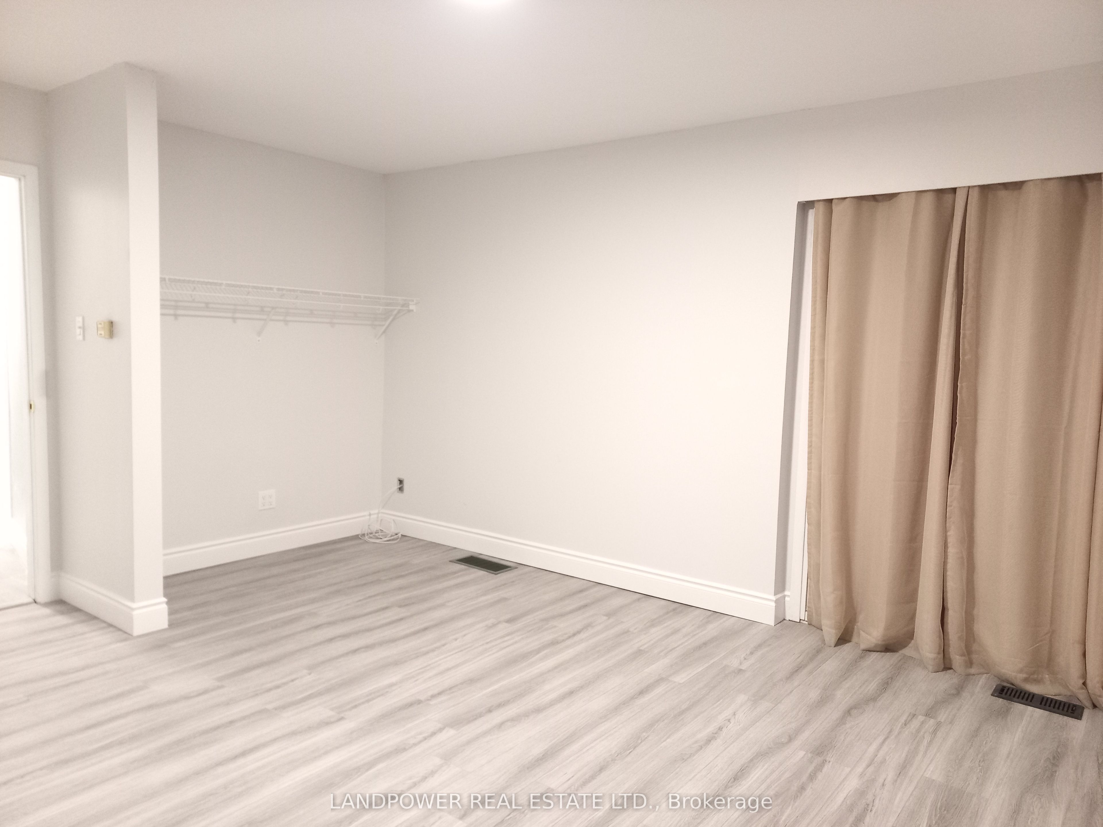 8 Clareville Crescent Property Photo 4