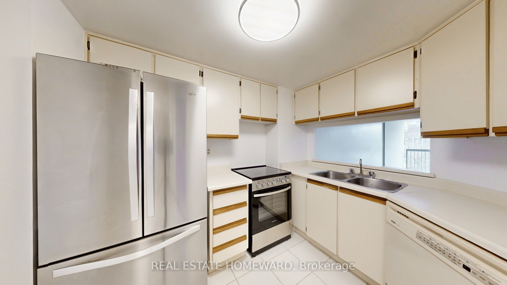 77 Maitland Place 623 Property Photo 13