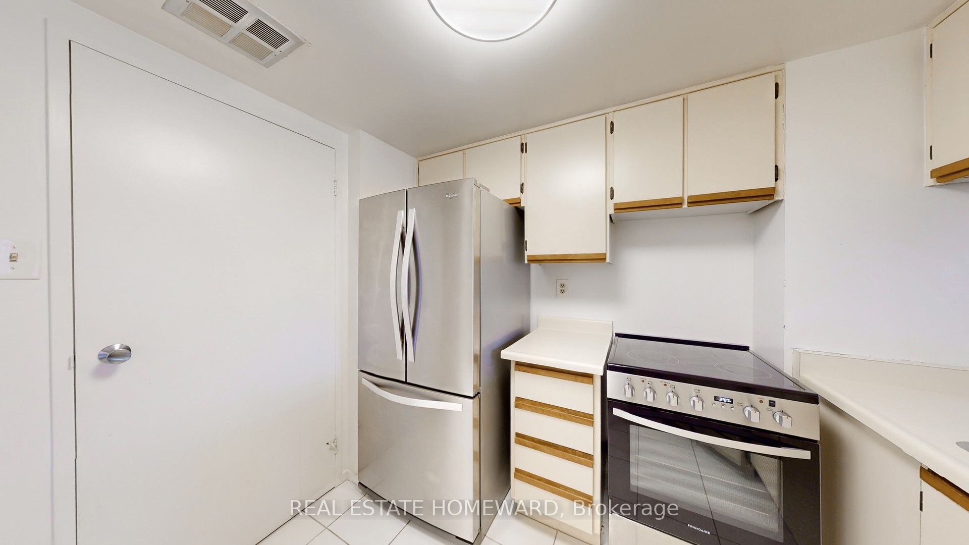 77 Maitland Place 623 Property Photo 14