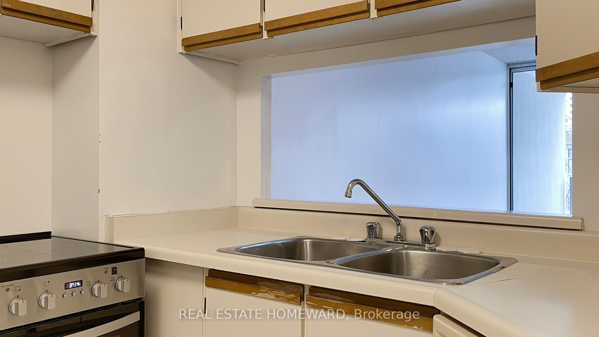 77 Maitland Place 623 Property Photo 15