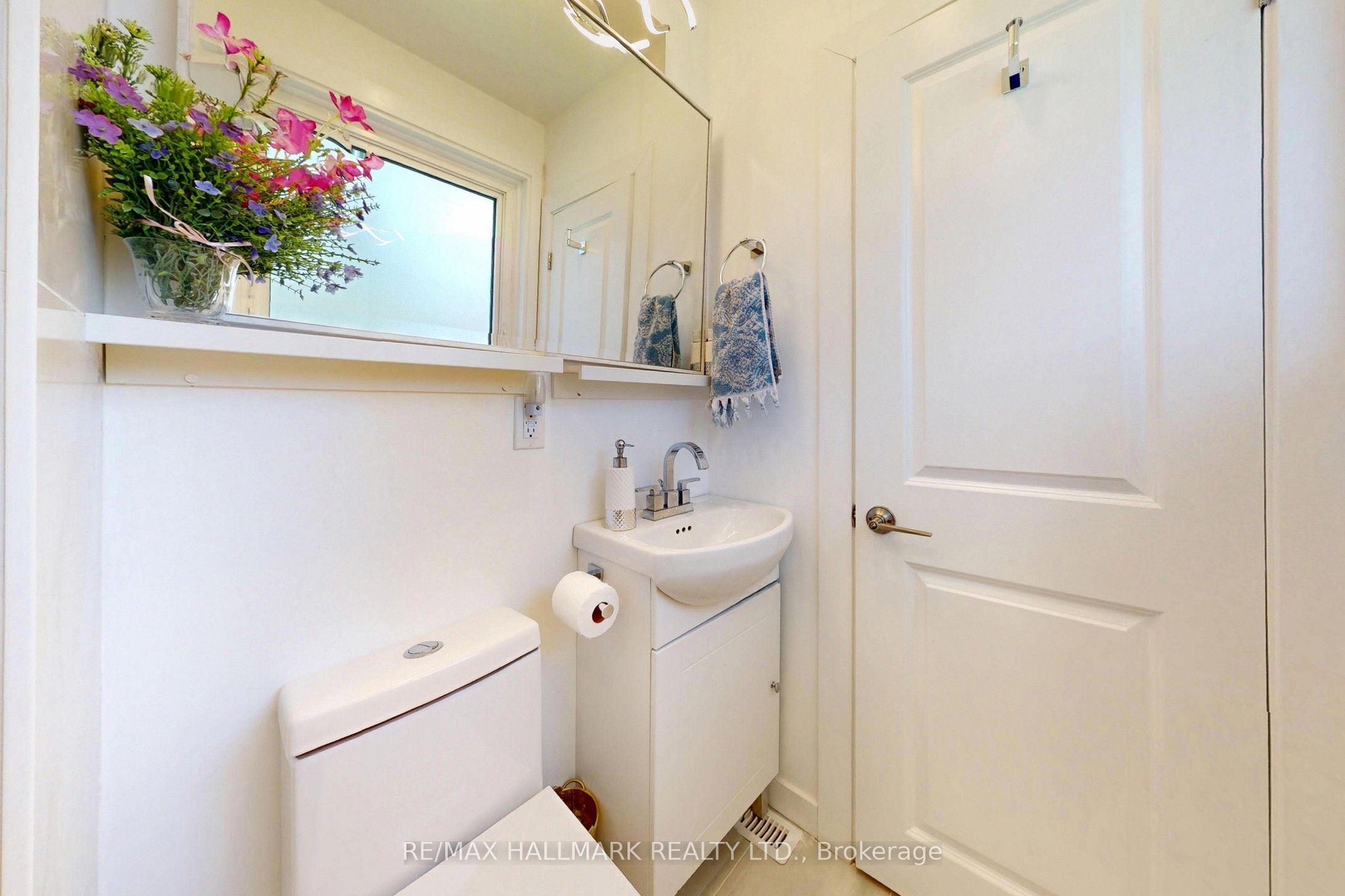 96 Searle Avenue Property Photo 17
