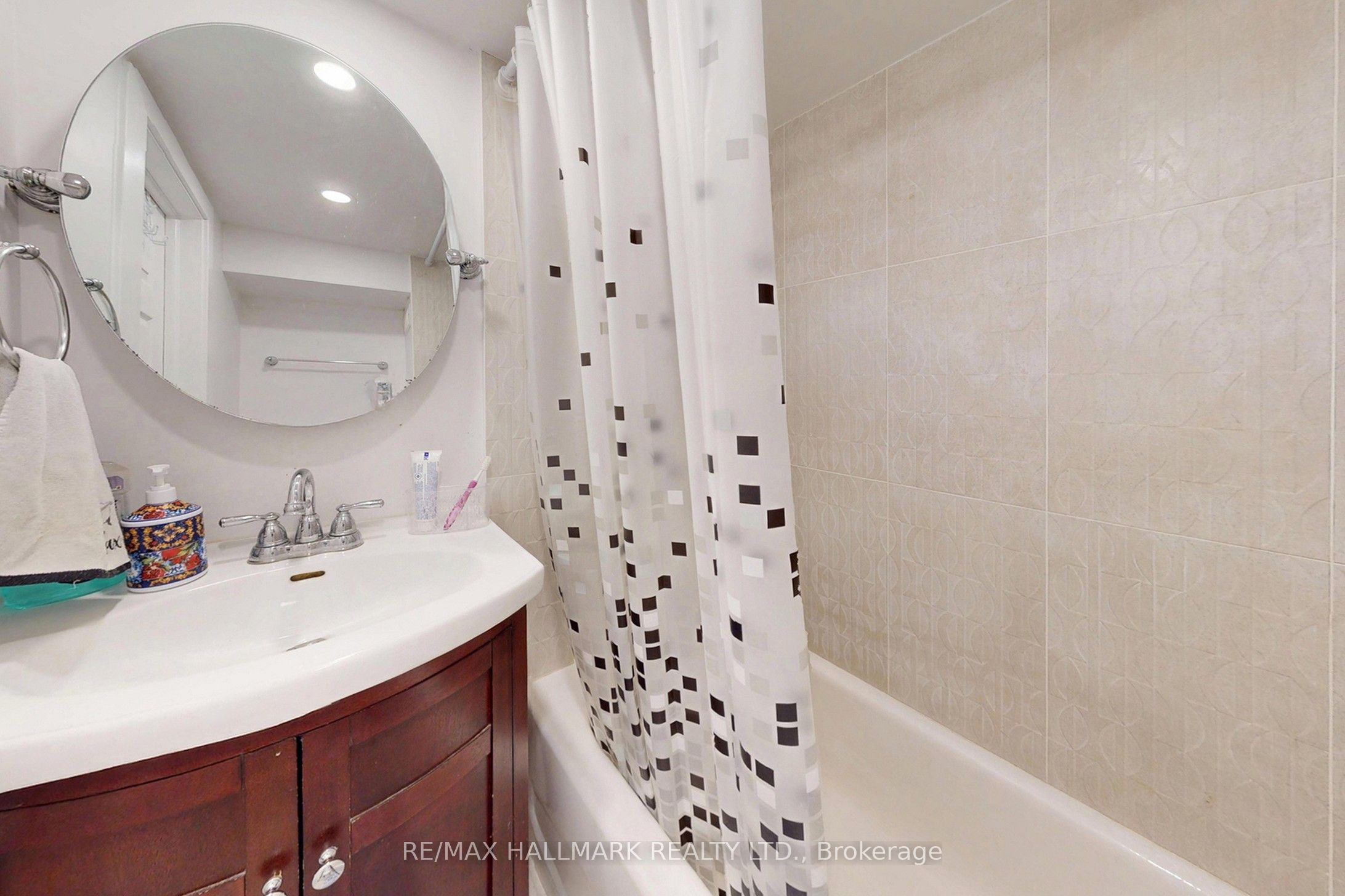 96 Searle Avenue Property Photo 25