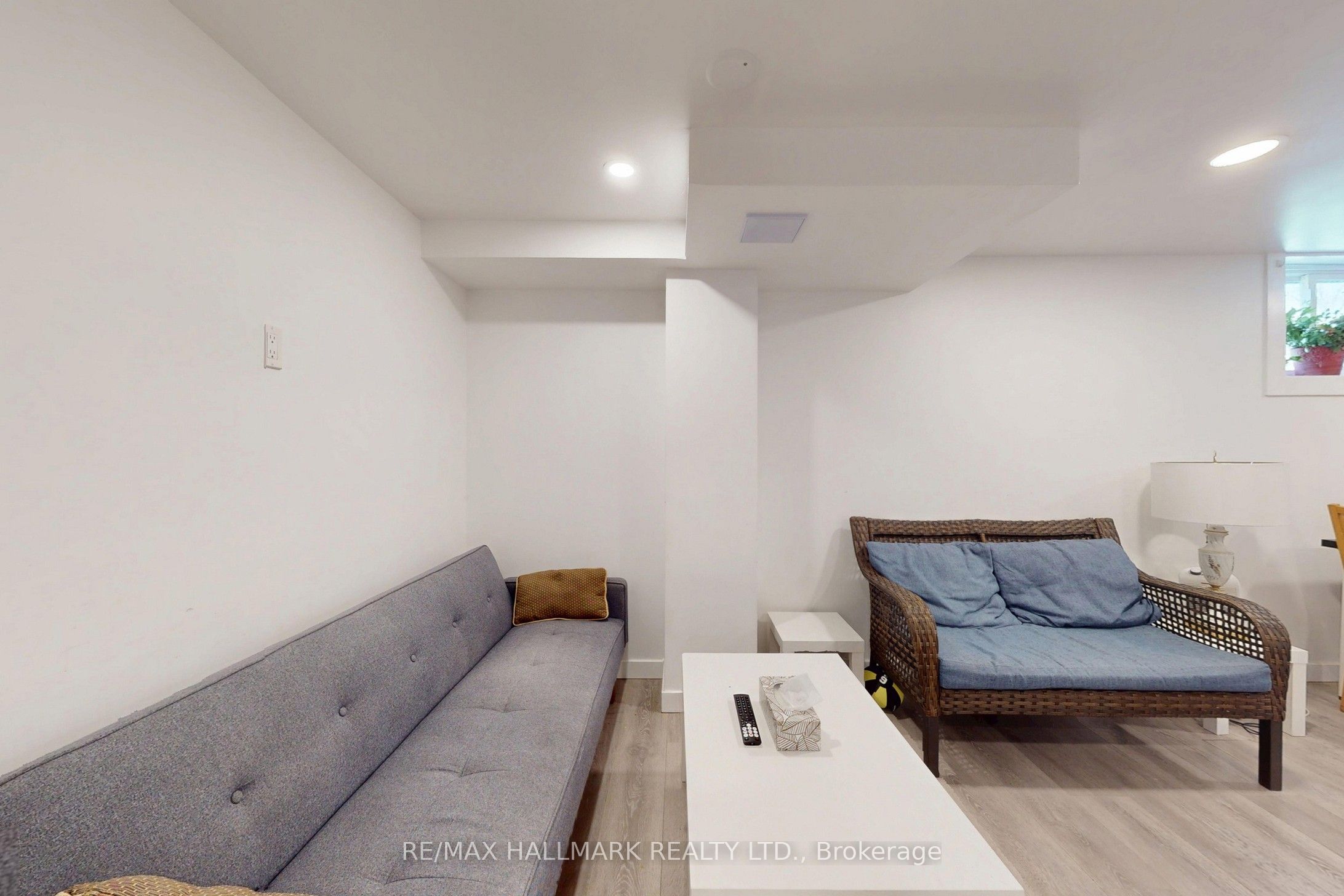 96 Searle Avenue Property Photo 27