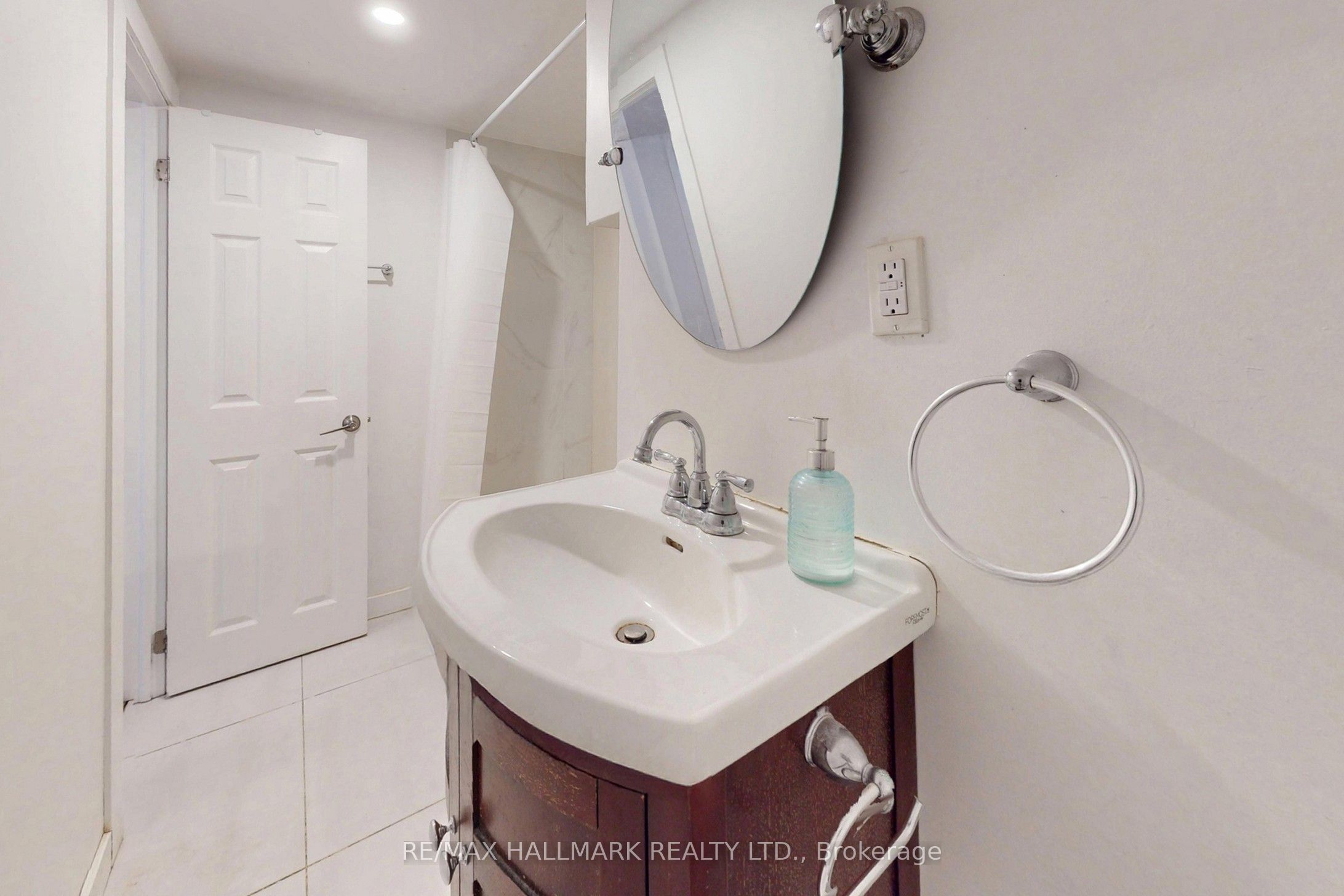 96 Searle Avenue Property Photo 33