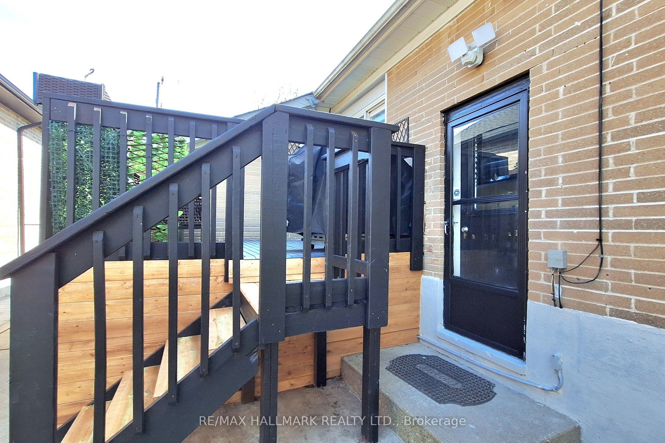 96 Searle Avenue Property Photo 38