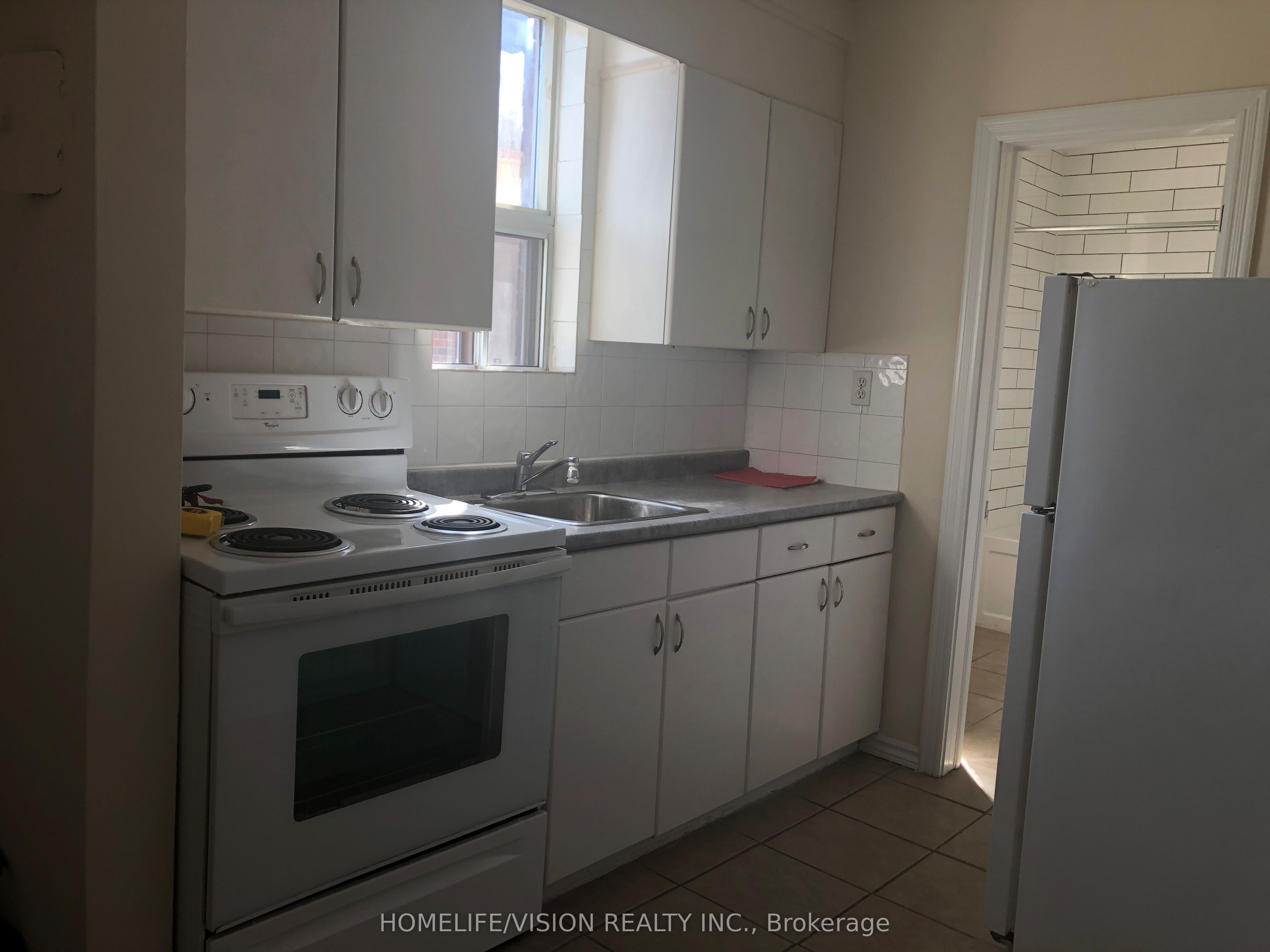 421 Sutherland Drive 2 Property Photo 2