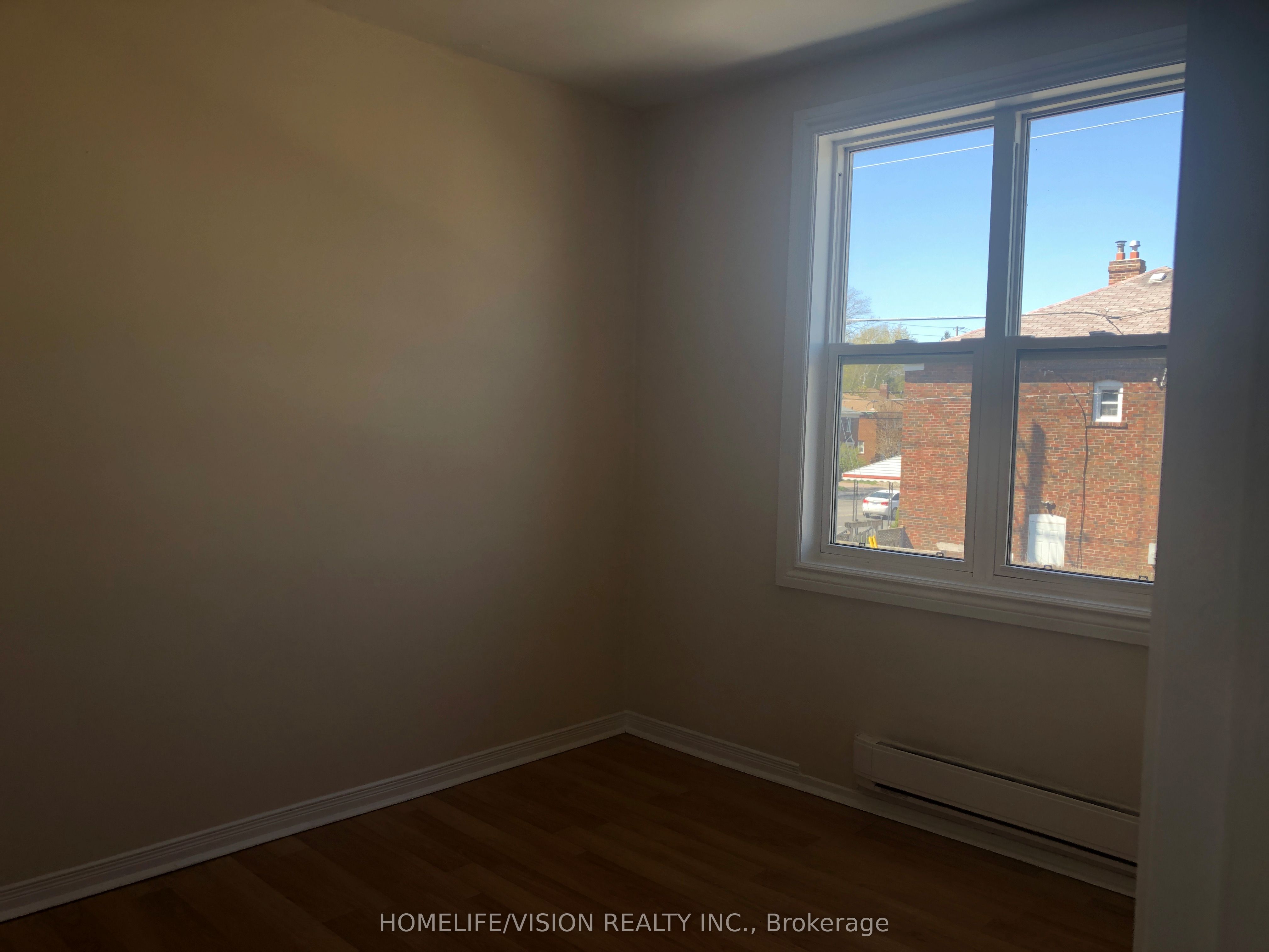 421 Sutherland Drive 2 Property Photo 4