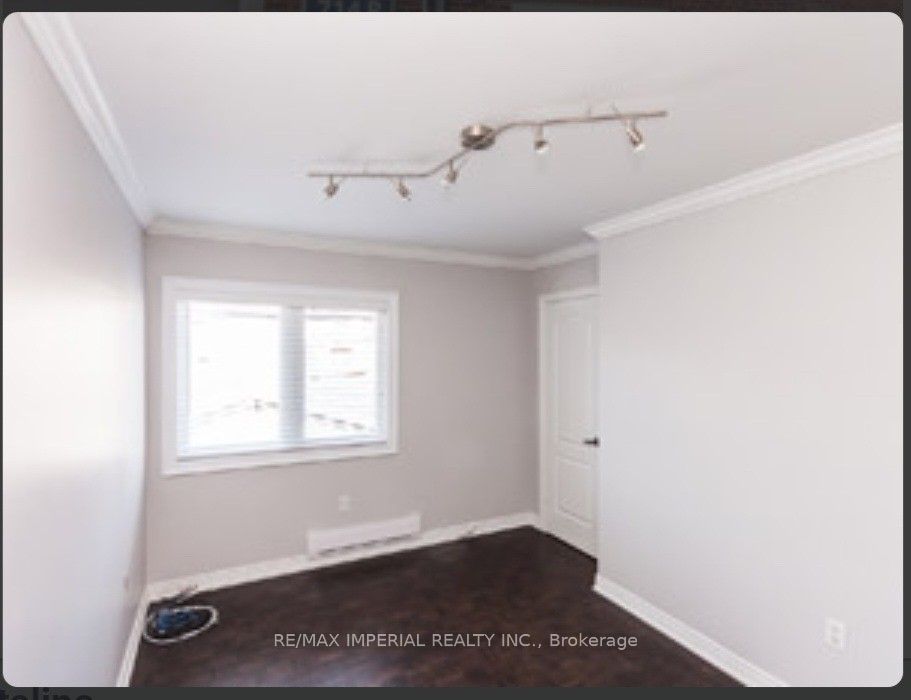 714r Dufferin Street Property Photo 6