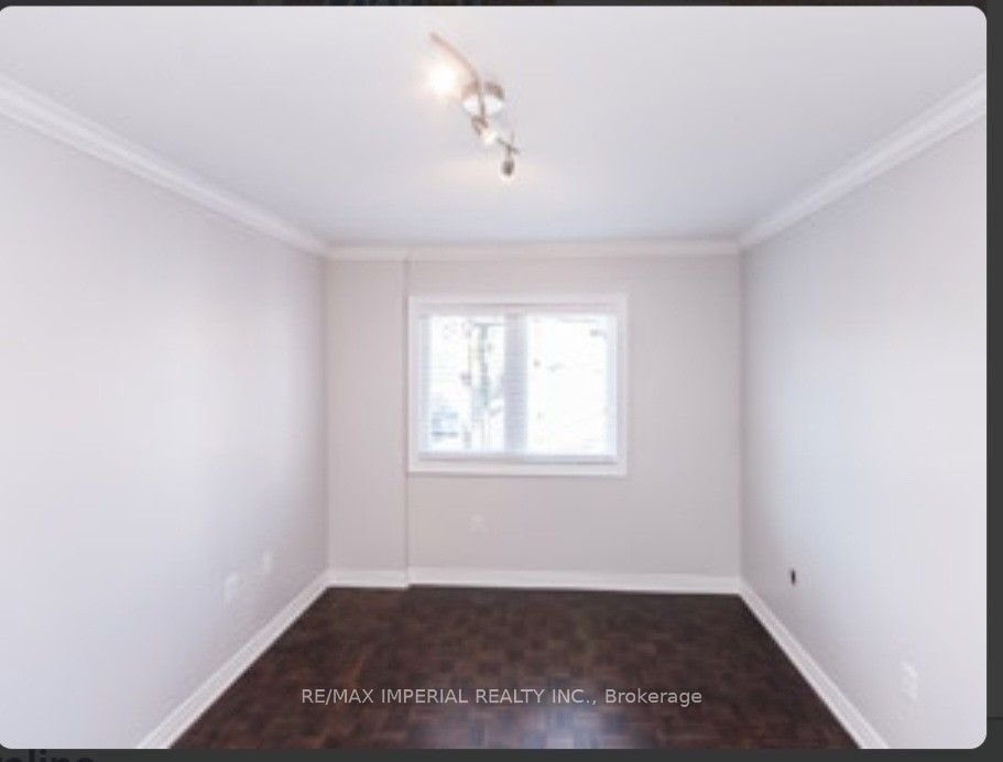 714r Dufferin Street Property Photo 7