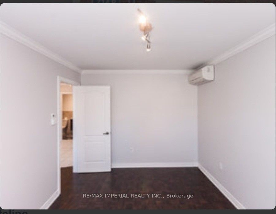 714r Dufferin Street Property Photo 8
