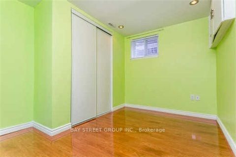 35 Cairnside Crescent Property Photo 6