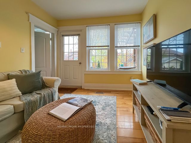 11 Freeman Street Property Photo 8