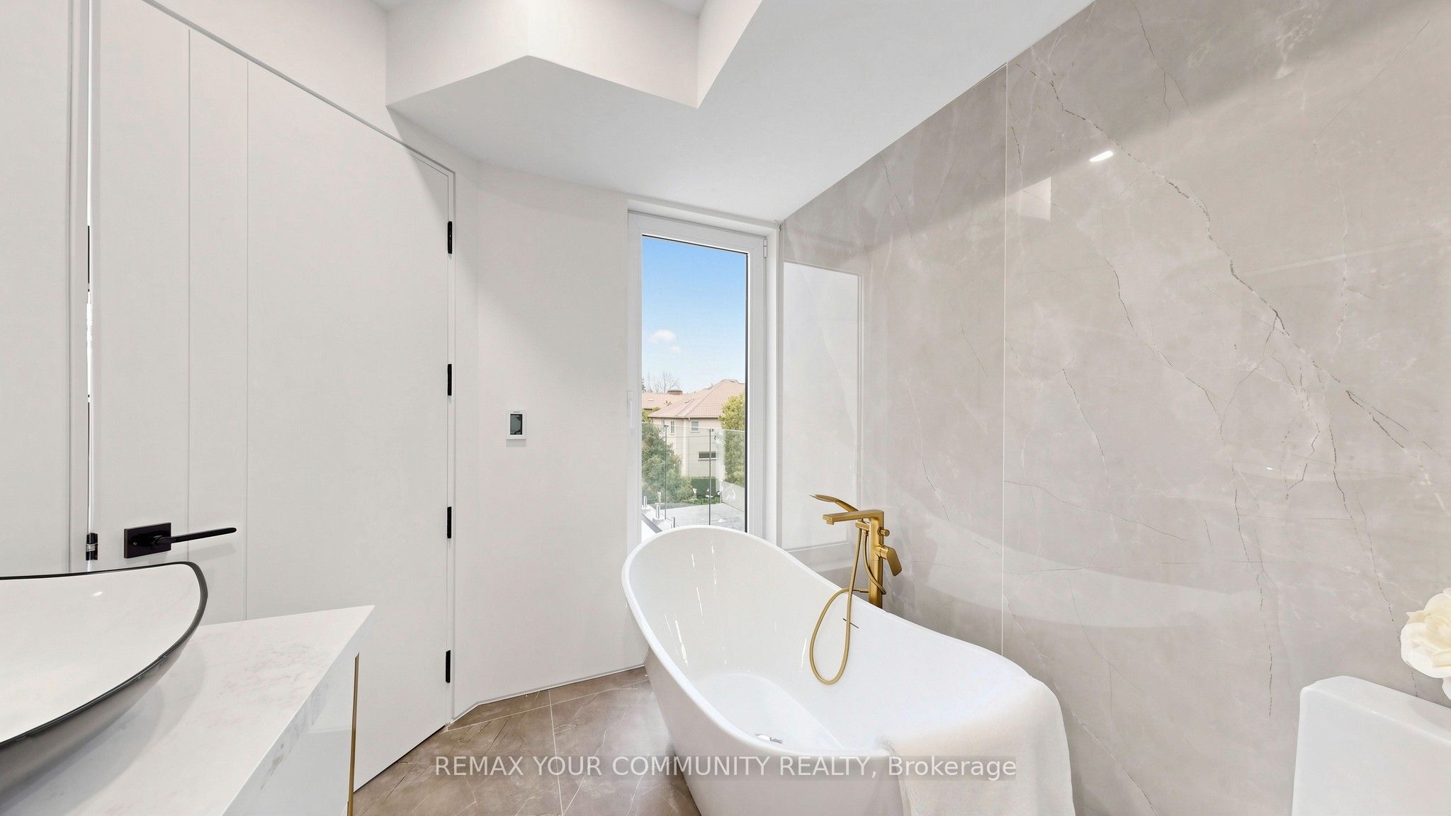 2970a Bayview Avenue Property Photo 23
