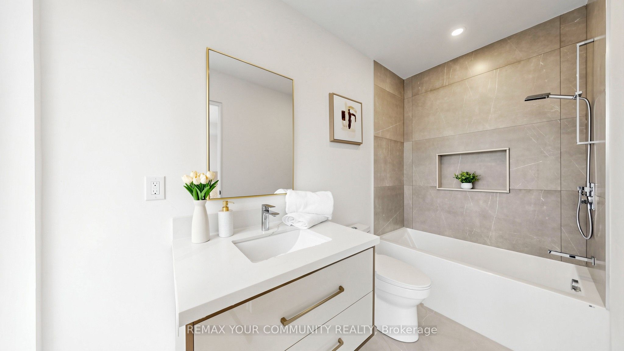 2970a Bayview Avenue Property Photo 26
