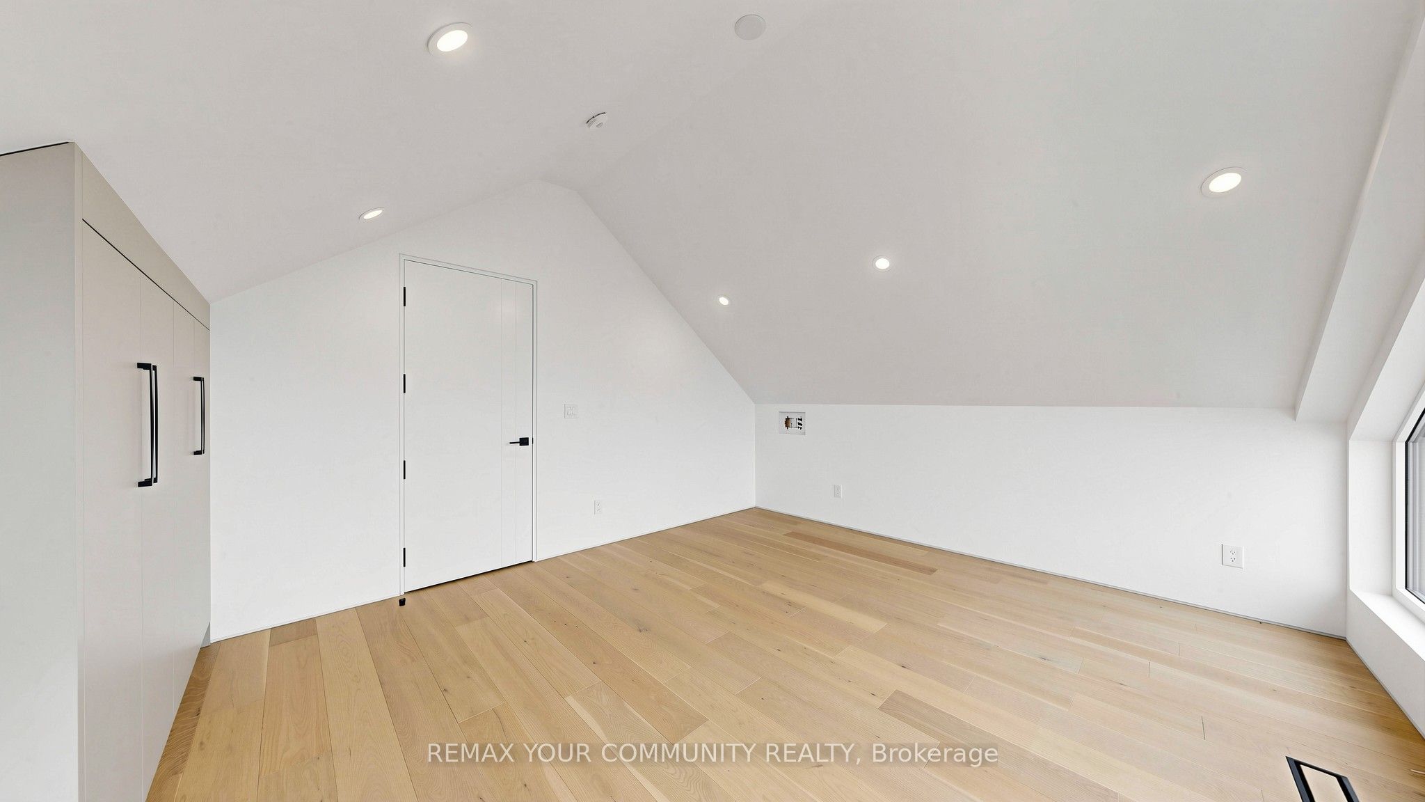 2970a Bayview Avenue Property Photo 31