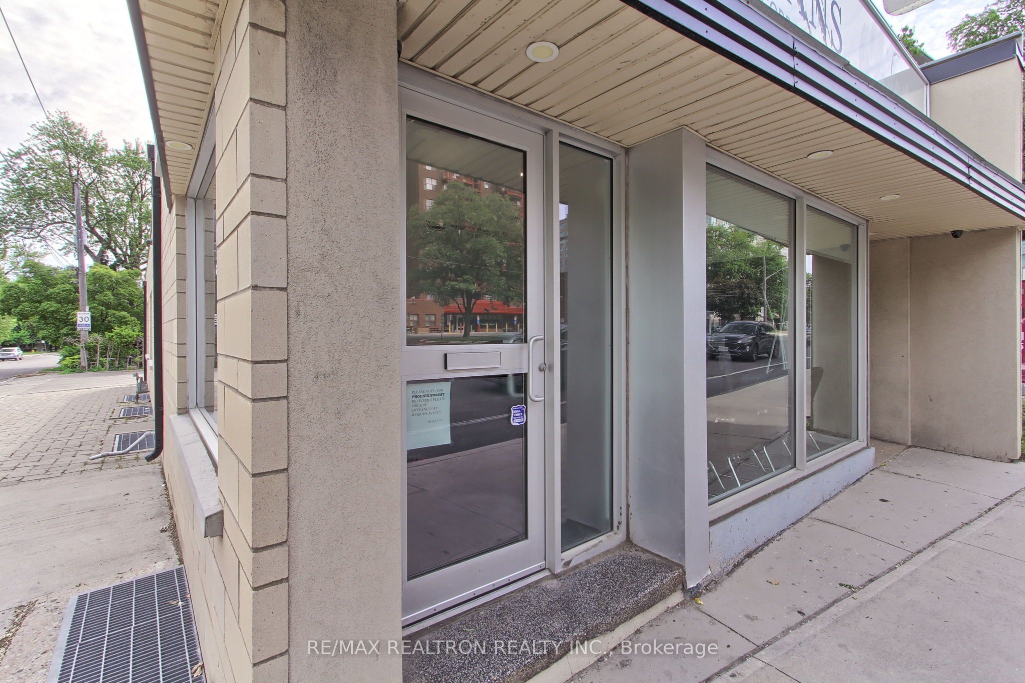 3173 Bathurst Street Main Floor Property Photo 4
