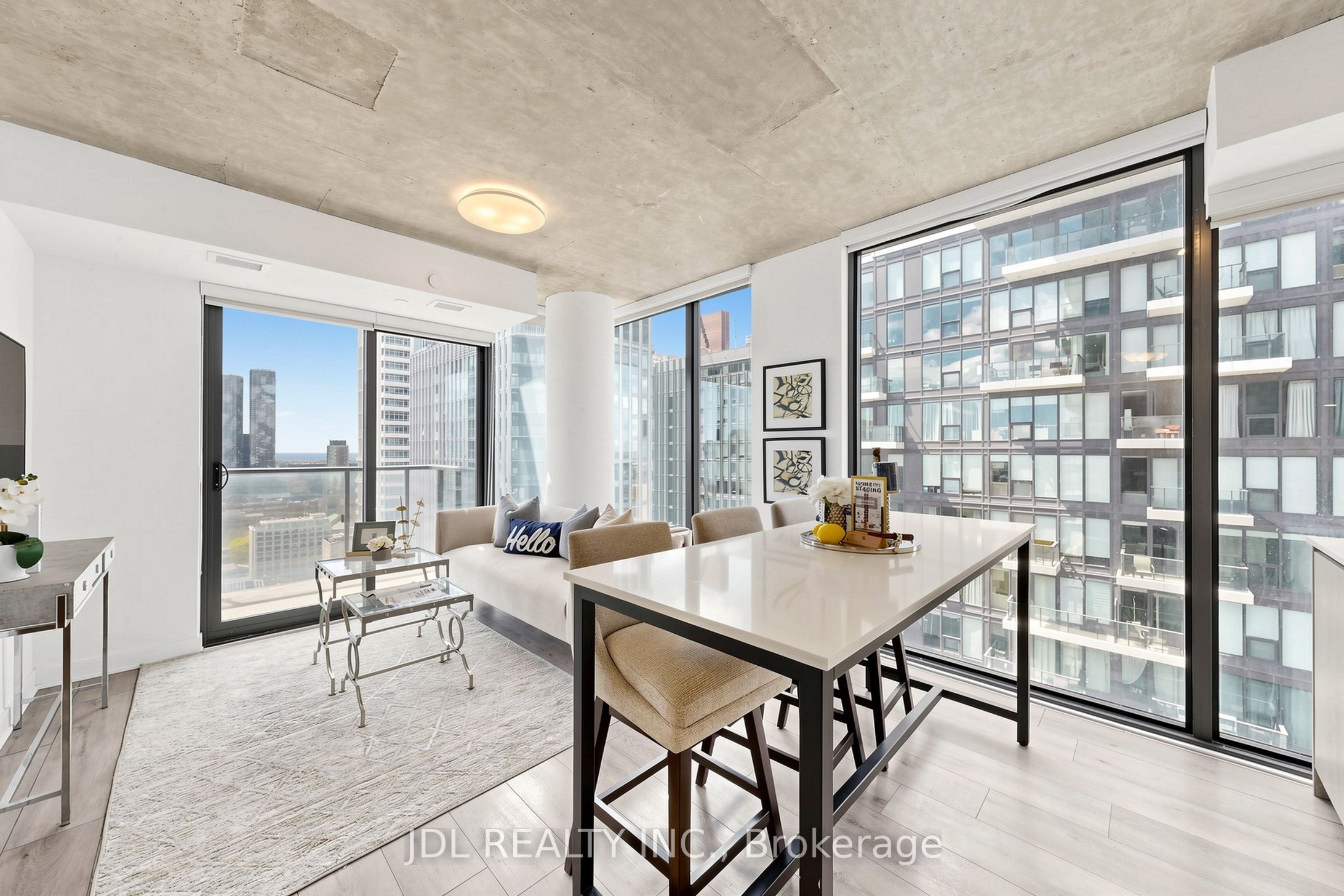 47 Mutual Street 2502 Property Photo 5