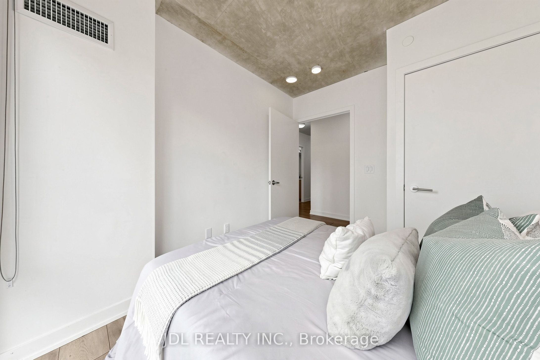 47 Mutual Street 2502 Property Photo 17
