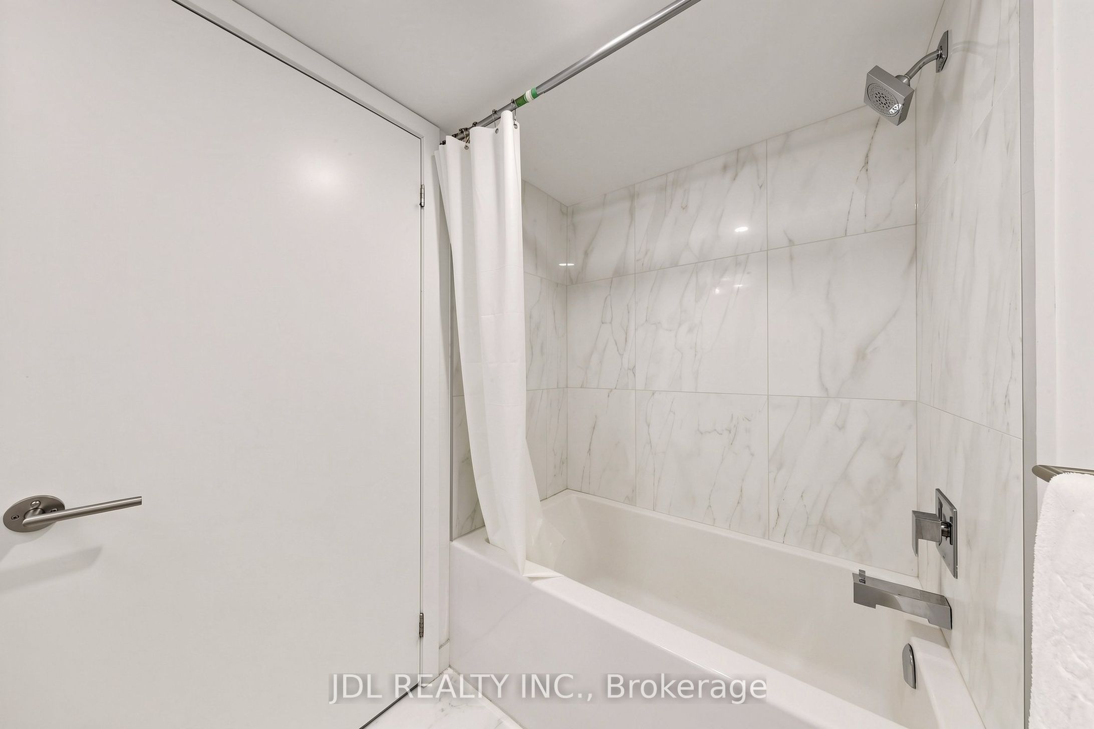 47 Mutual Street 2502 Property Photo 23